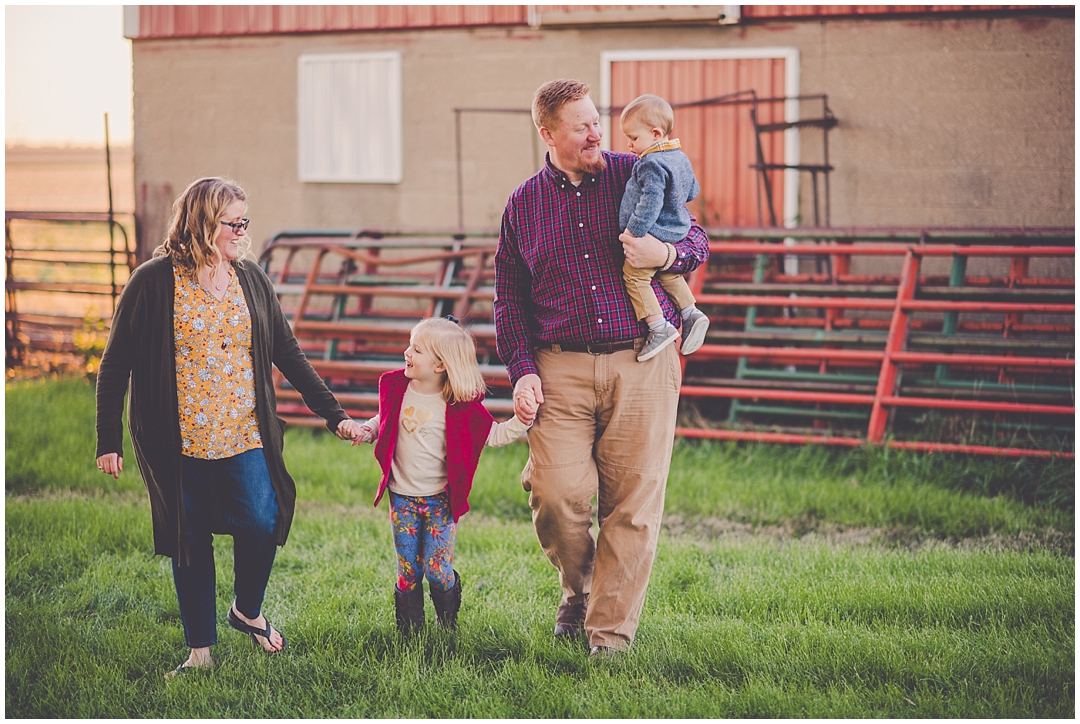 Kara Evans Photographer - Central Illinois Photographer - Iroquois County Family Photographer - Iroquois County Farm Family Photos - Farm Photographer