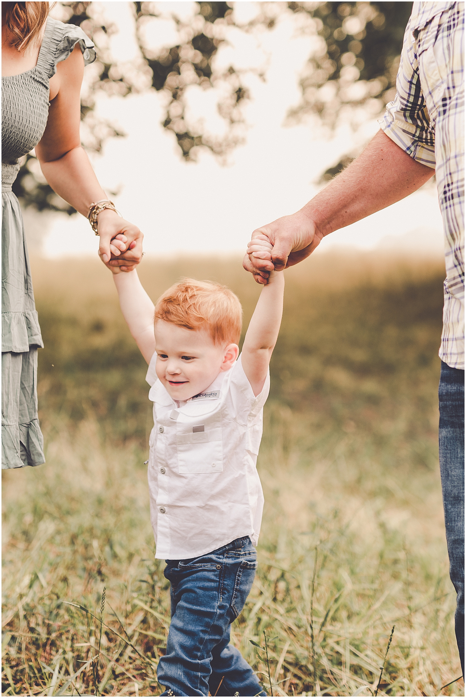 Summer farm family session in Watseka with the Wessels family and Kankakee County family photographer Kara Evans Photographer.