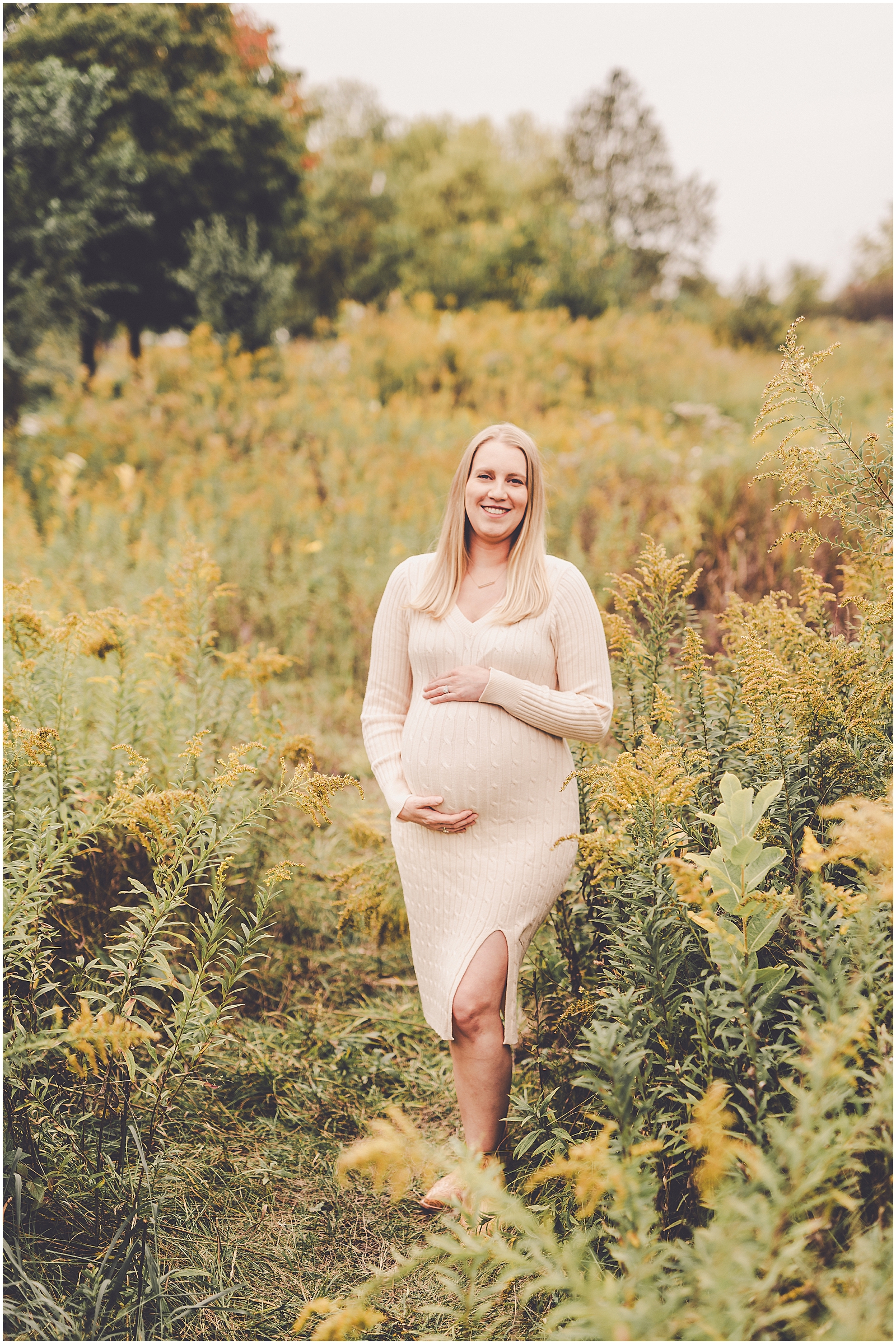 Fall maternity session in Bourbonnais, Illinois with Kankakee County family photographer Kara Evans Photographer.