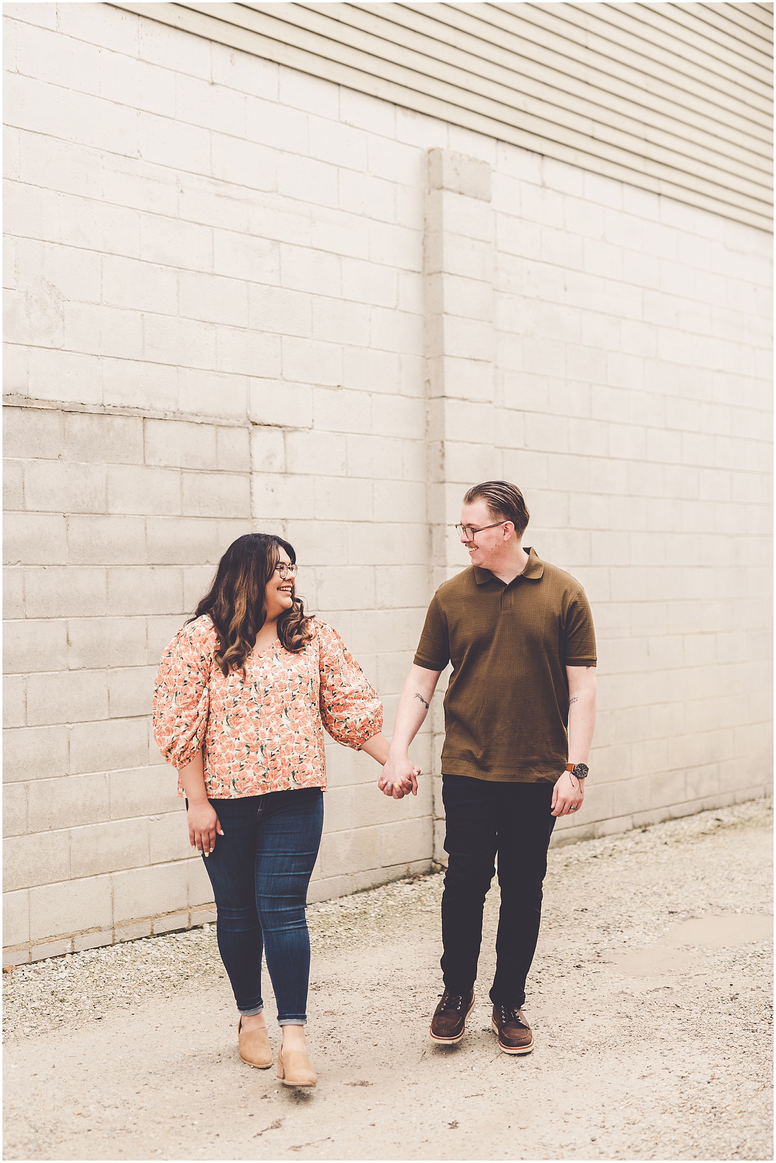 Spring couples session in Frankfort, Illinois with Chicagoland wedding photographer Kara Evans Photographer.