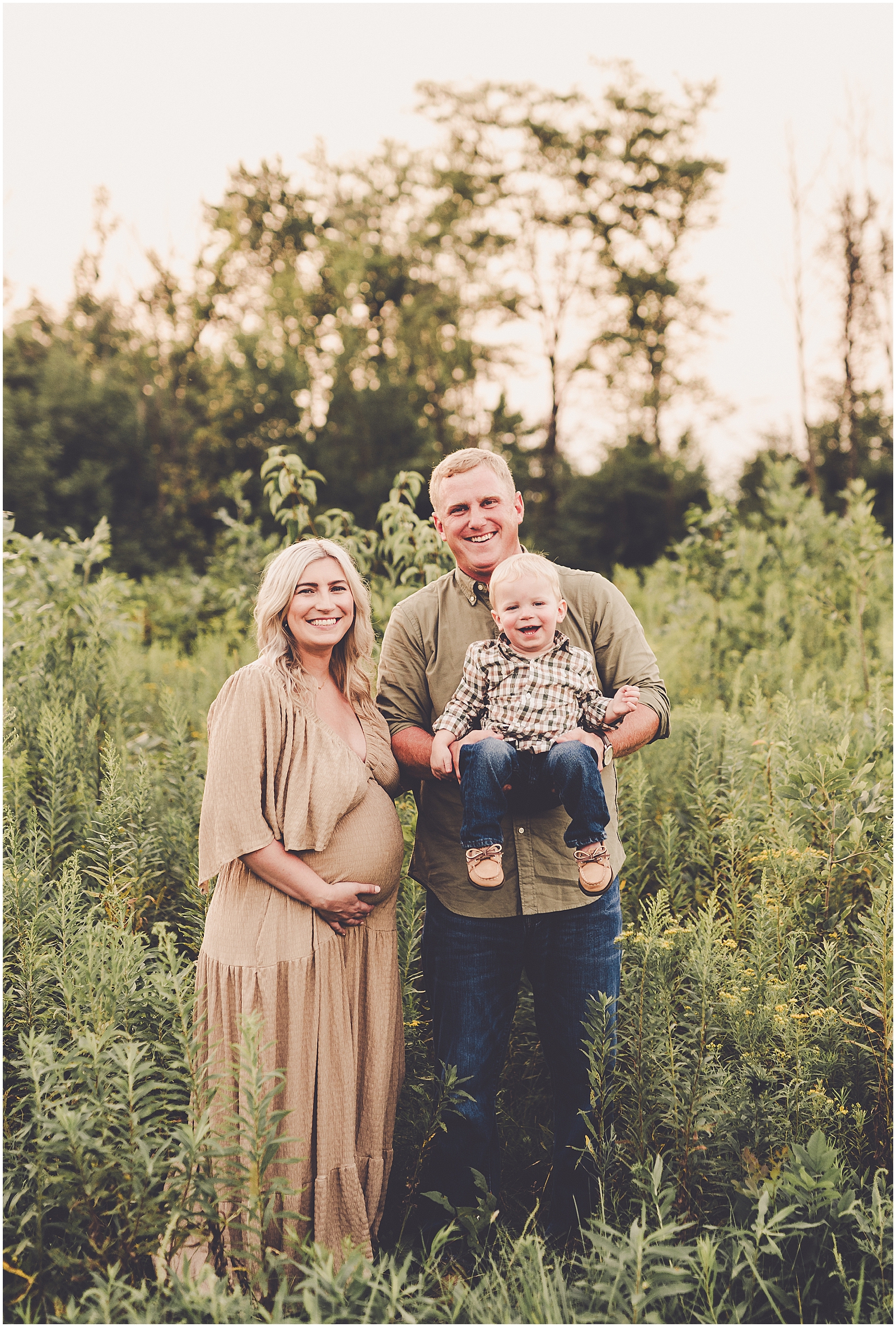 Hickory Creek family session in Mokena for the Metzger family with Kankakee County family photographer Kara Evans Photographer.