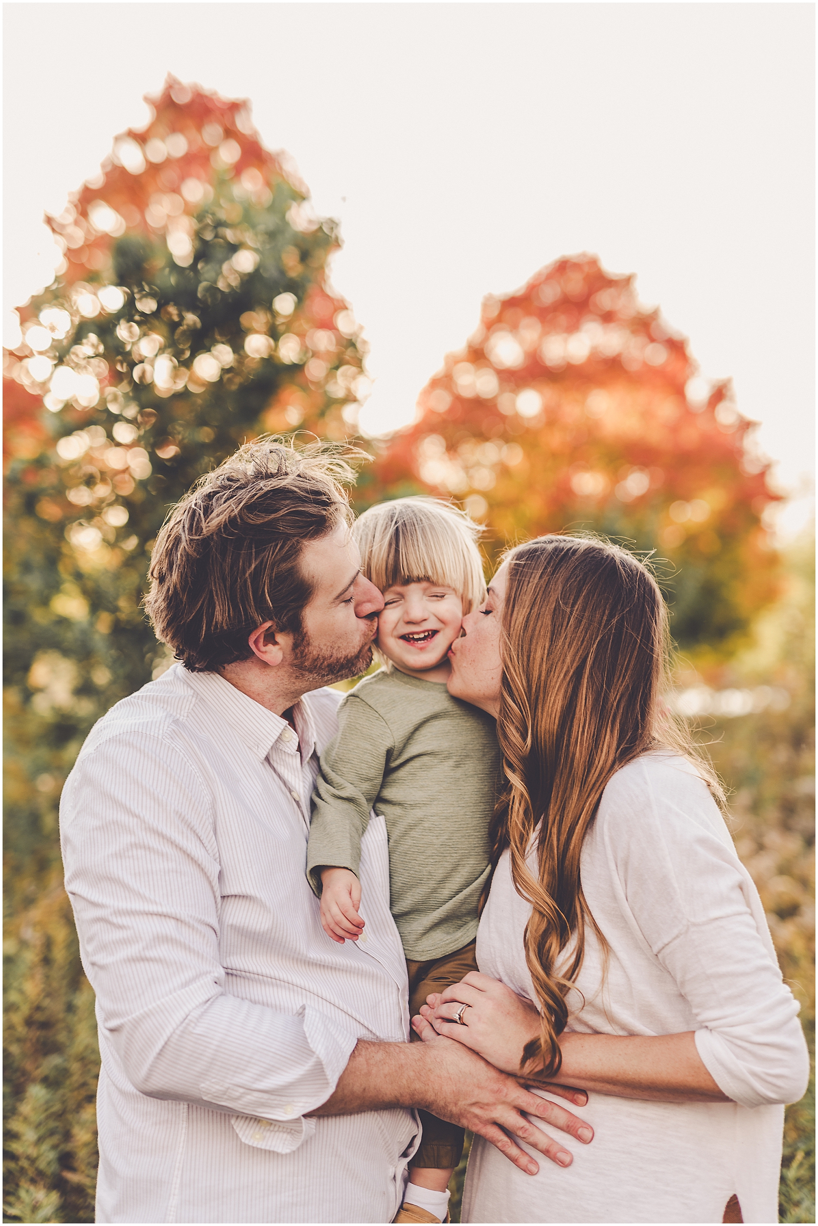 Perry Farm family photos in Bourbonnais for the Ventura family with Kankakee County family photographer Kara Evans Photographer.