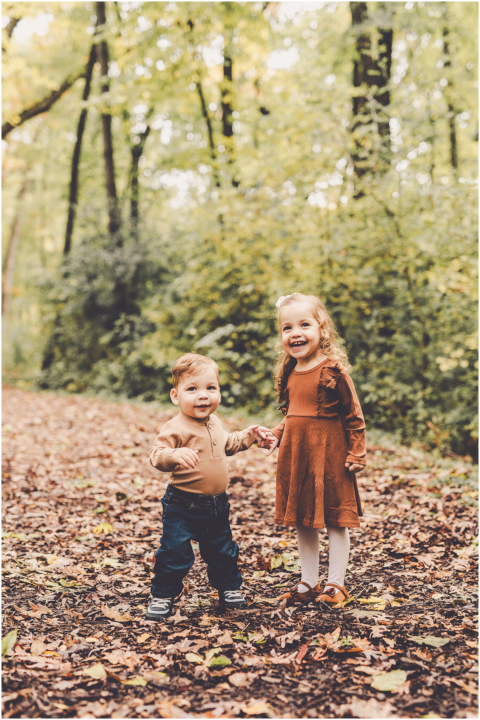 Diamond Lake family session for the Sverdlik family with Kankakee County & Bourbonnais family photographer Kara Evans Photographer.