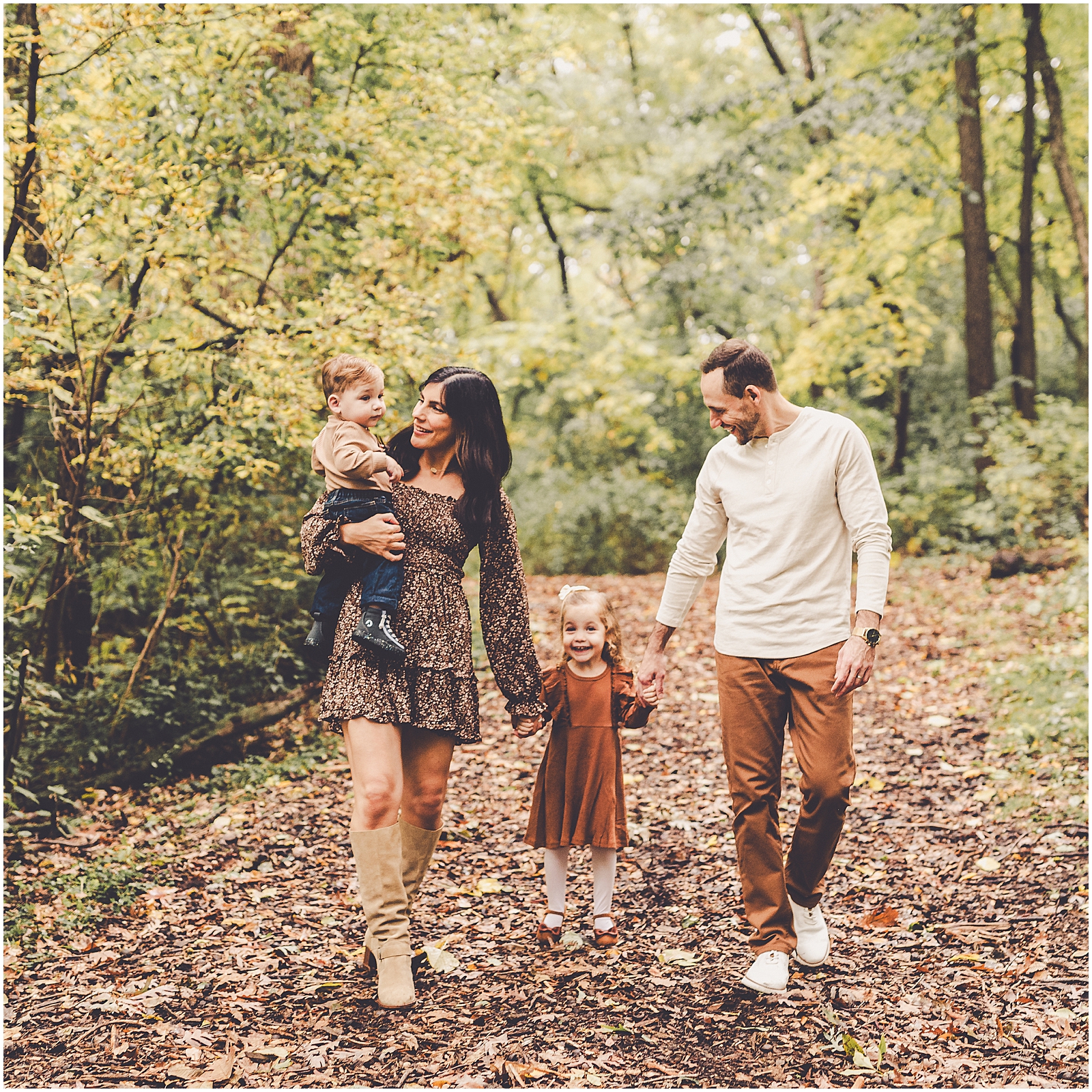 Diamond Lake family session for the Sverdlik family with Kankakee County & Bourbonnais family photographer Kara Evans Photographer.