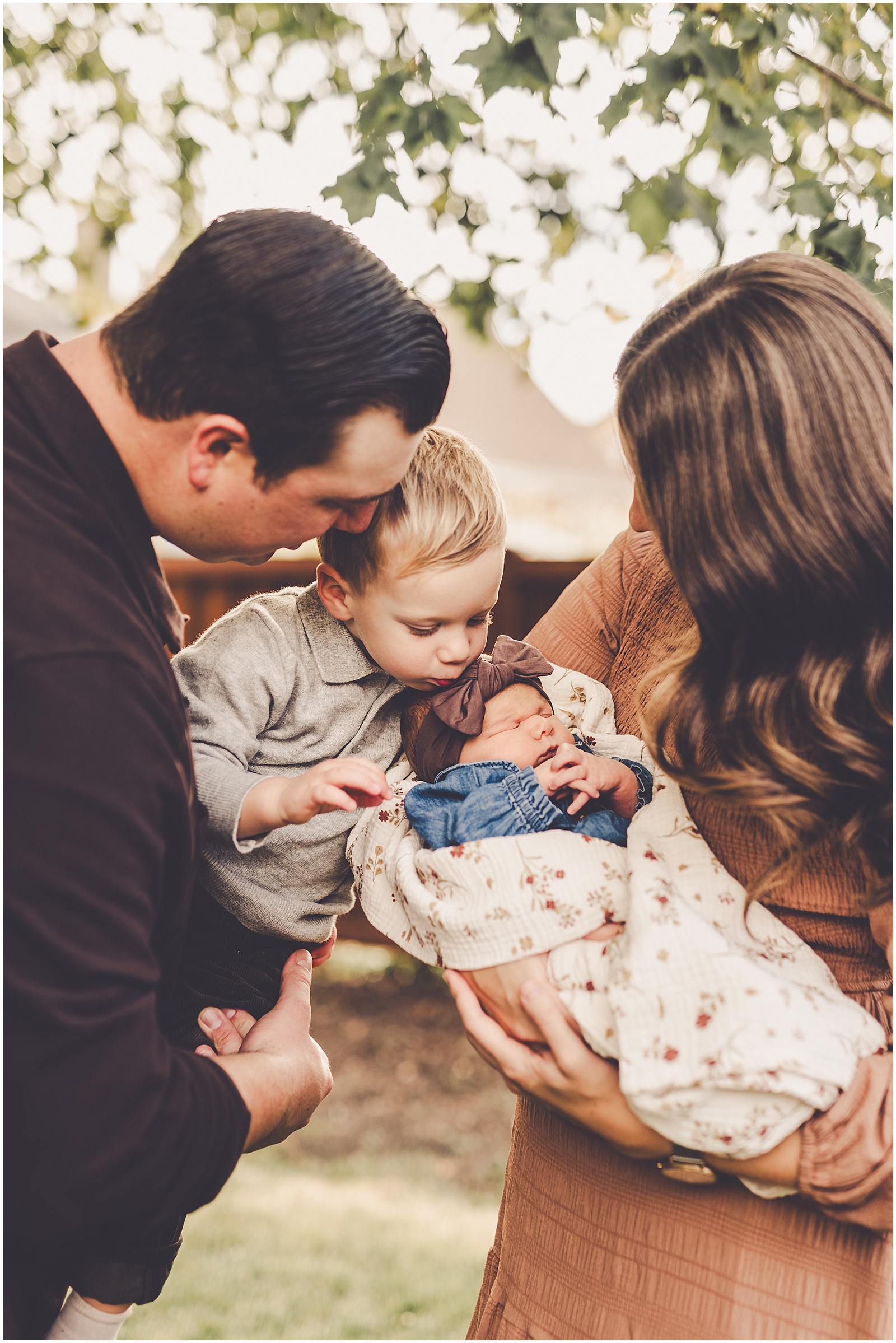 Fall backyard lifestyle newborn photographer with Iroquois & Kankakee County family photographer Kara Evans Photographer.