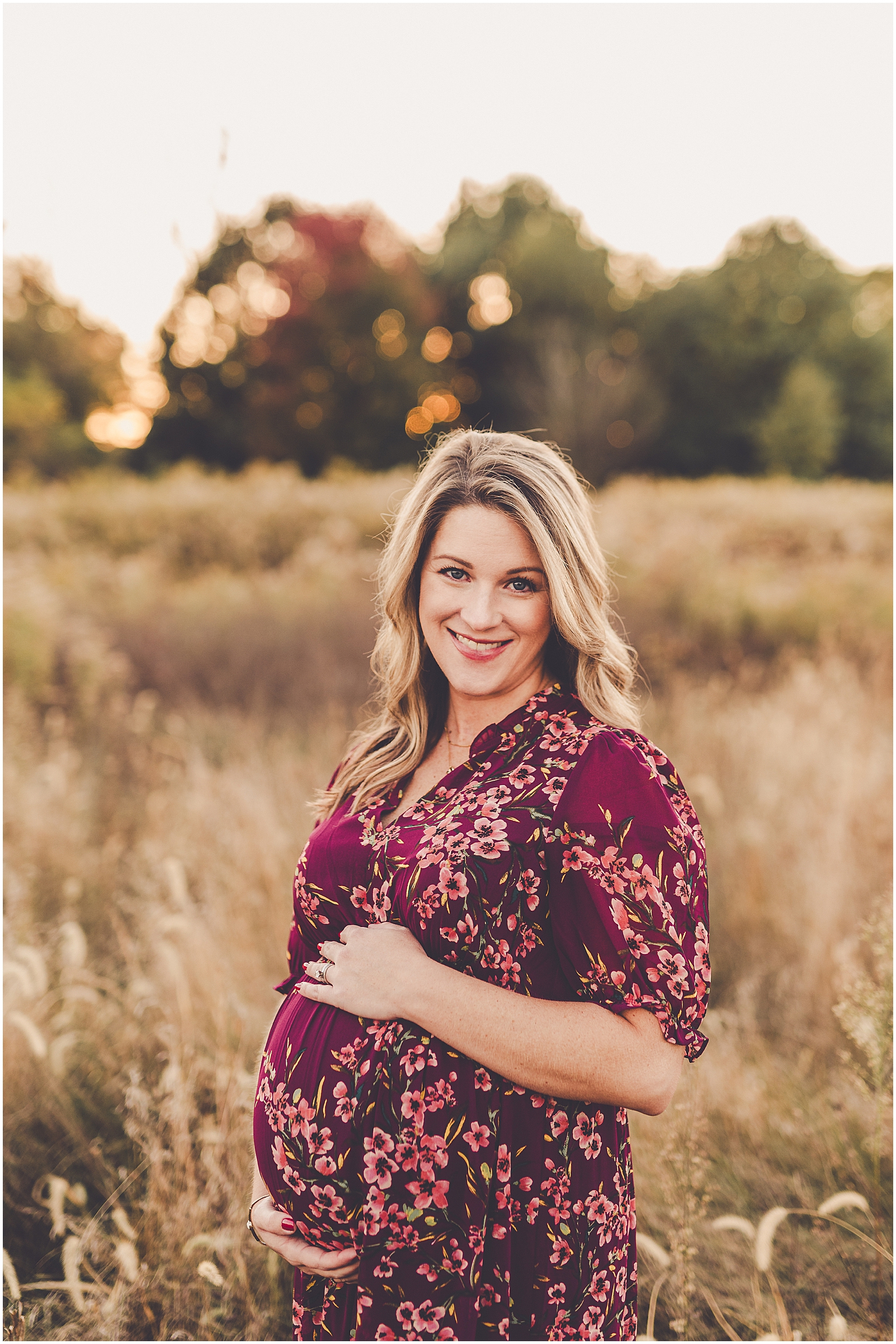 Kankakee County maternity photographer with Iroquois & Kankakee County family photographer Kara Evans Photographer.