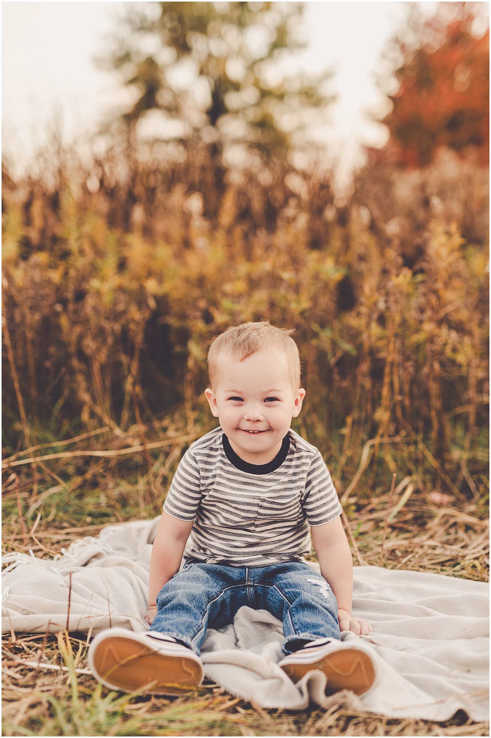 Fall Bourbonnais family photographer with Iroquois & Kankakee County family photographer Kara Evans Photographer.