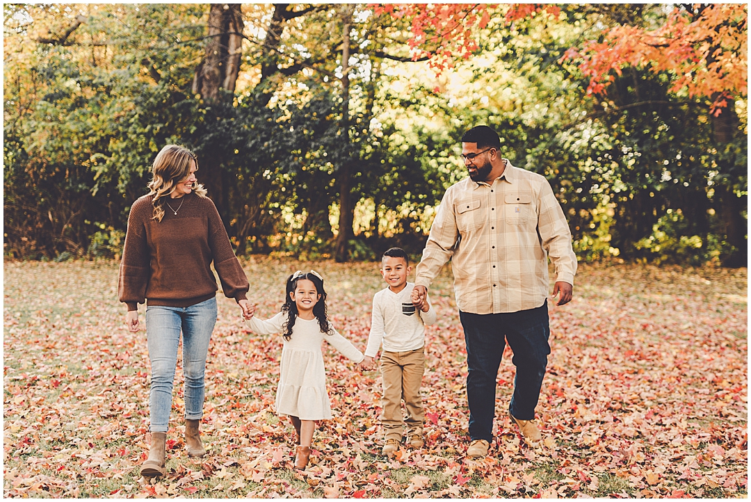 Fall mini sessions at Perry Farm in Bourbonnais with Iroquois & Kankakee County family photographer Kara Evans Photographer.