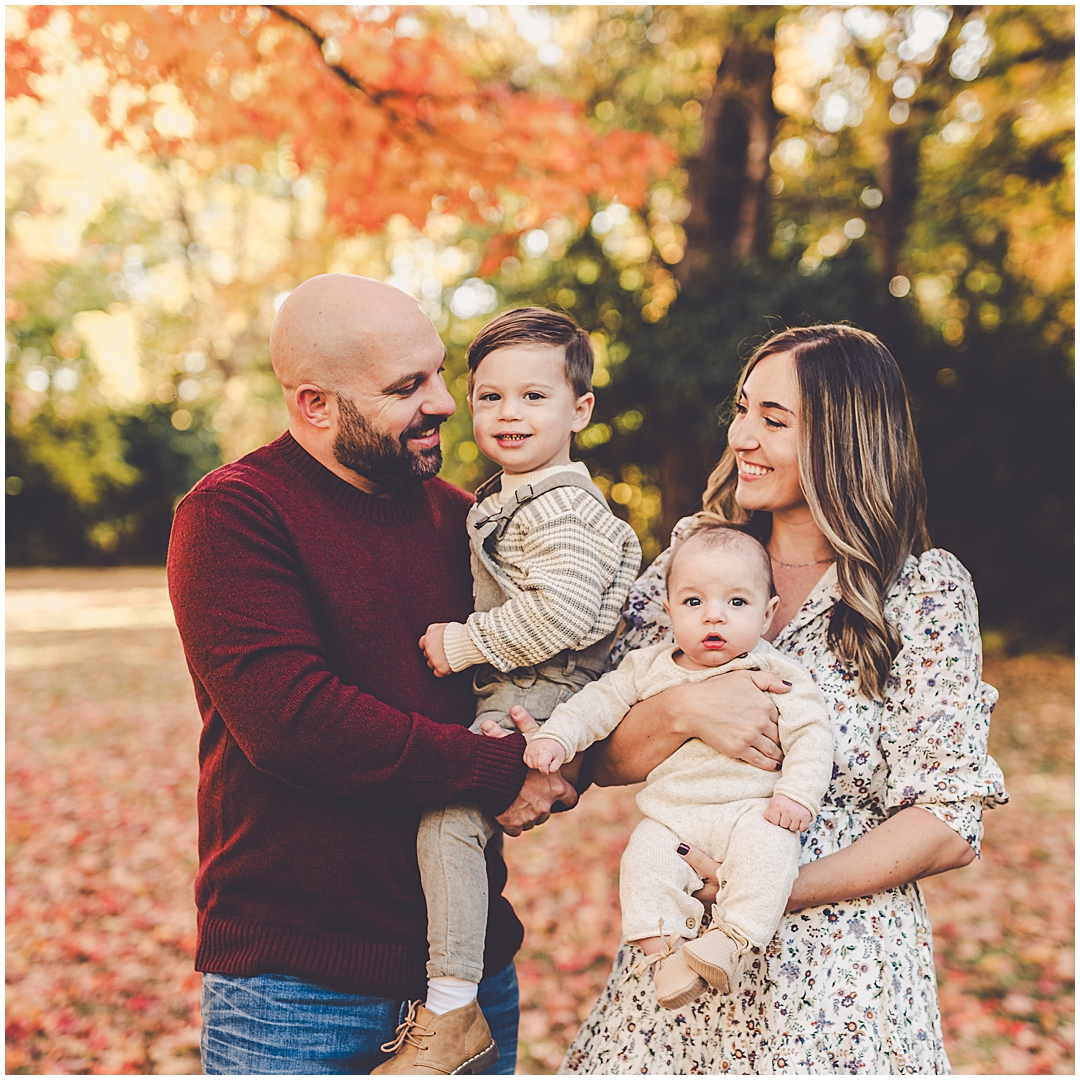 Fall mini sessions at Perry Farm in Bourbonnais with Iroquois & Kankakee County family photographer Kara Evans Photographer.