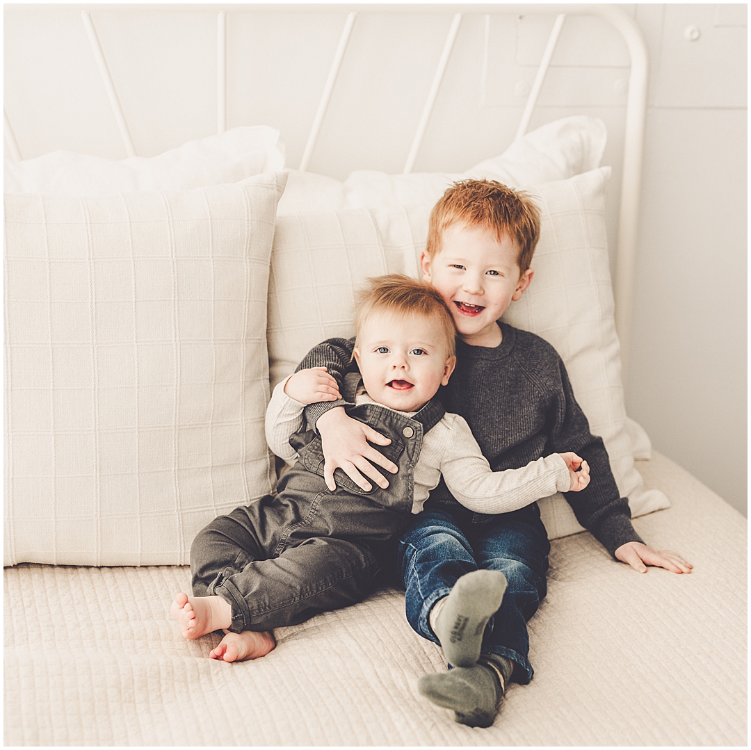 Studio milestone photographer in Kankakee, Illinois – Kara Evans Photographer is a family photographer based in Downtown Kankakee.