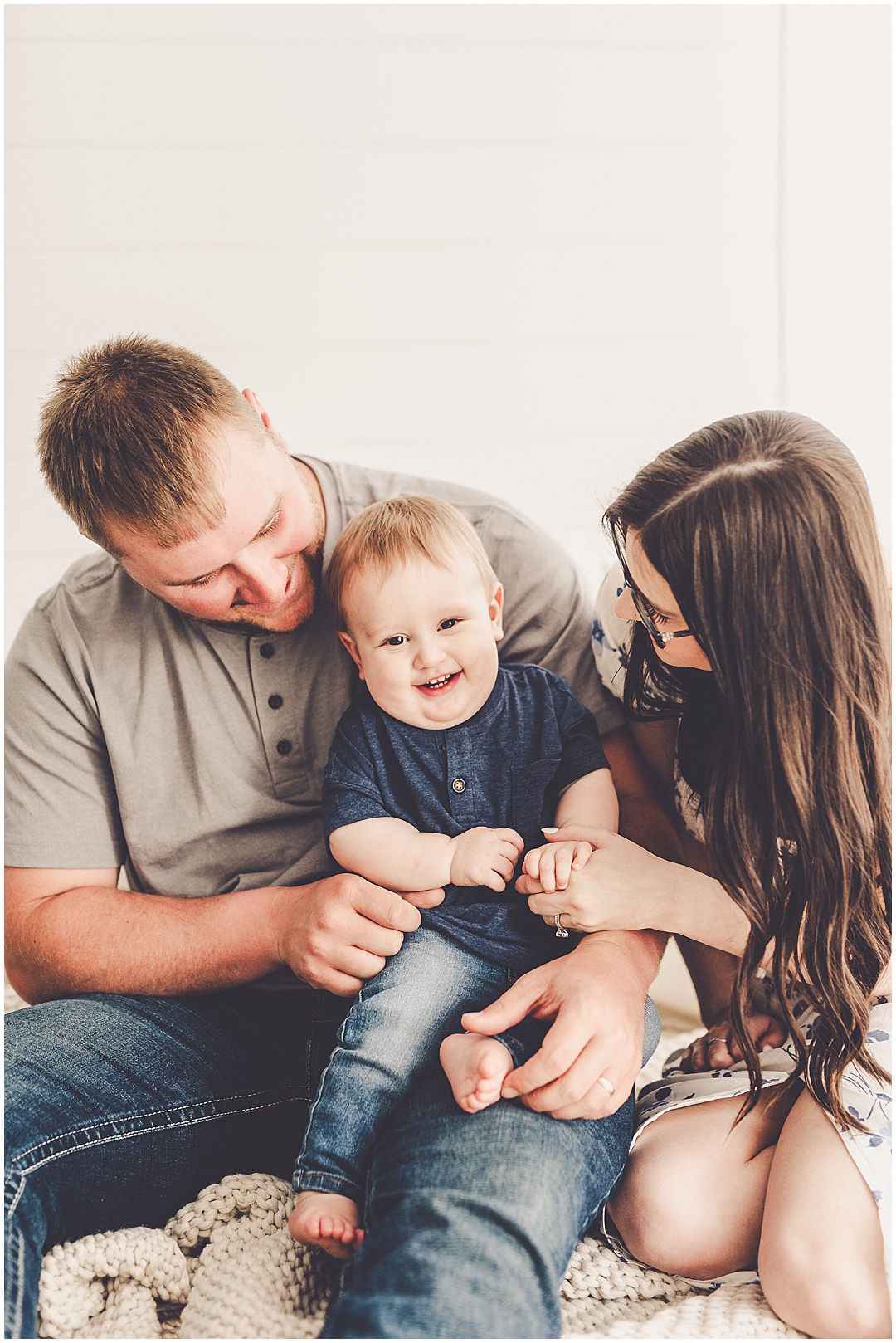 Spring mini sessions at the natural light Kankakee photography studio – Studio 388 owned by Kara Evans Photographer in Kankakee, Illinois.