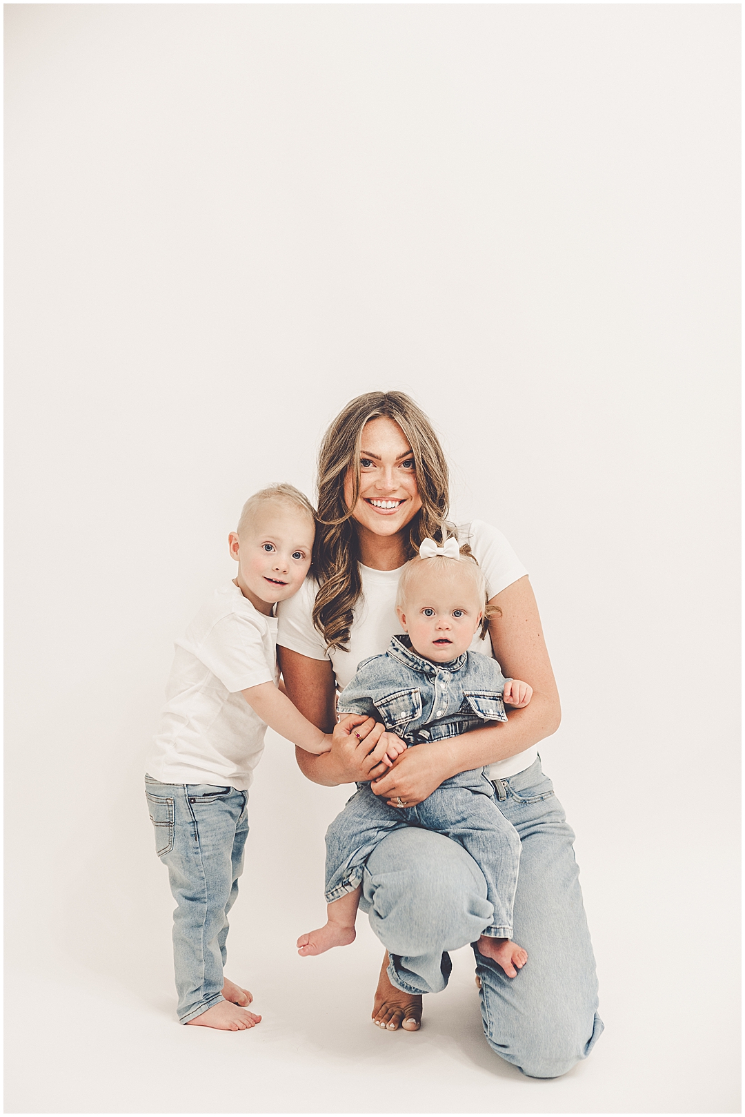 Mommy & me photoshoot inspiration from a Mother's Day photoshoot at JP STYLE CO. in Kentland, Indiana with Kara Evans Photographer.