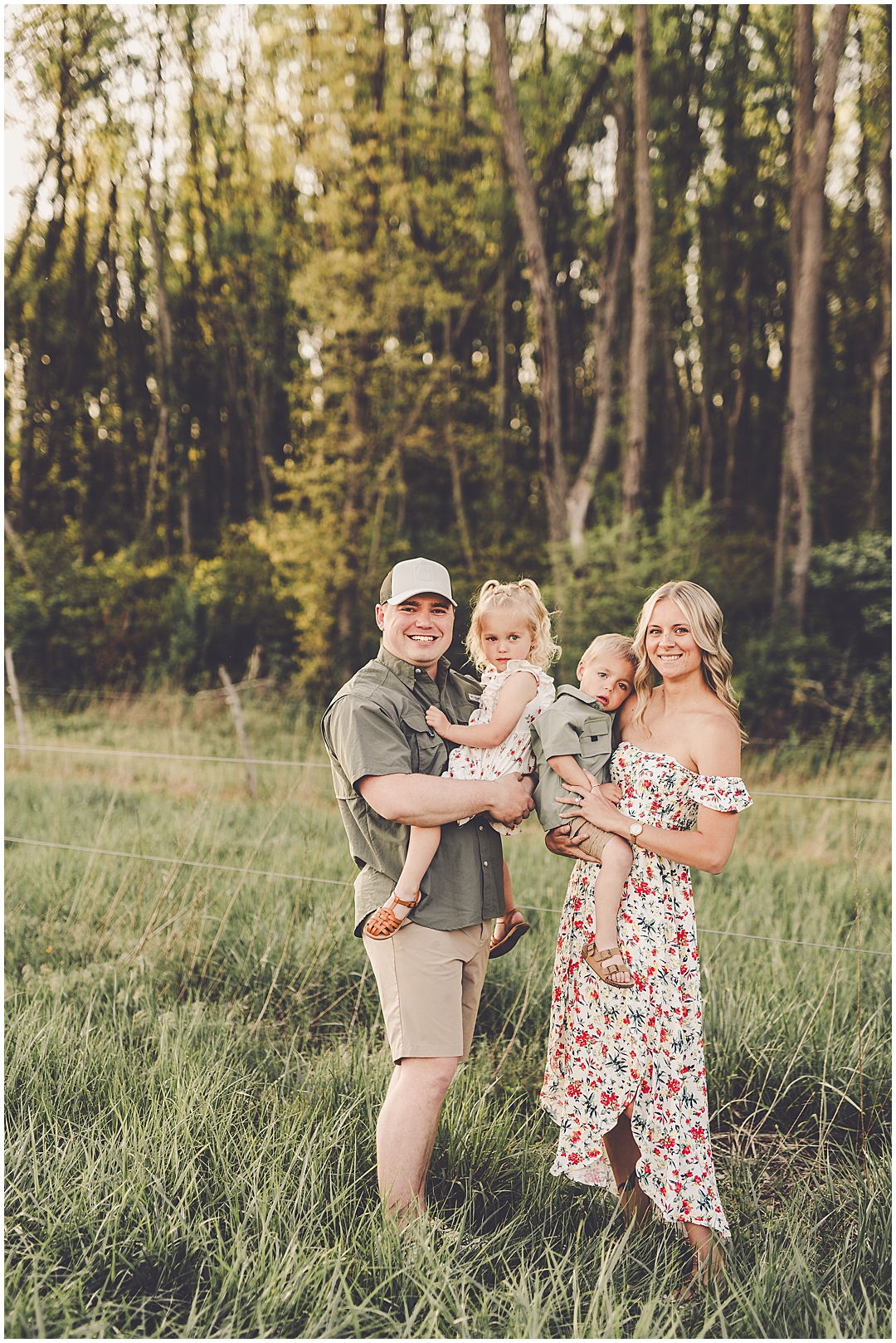 Sunset Iroquois County family photographer – Kara Evans Photographer is a family photographer serving Iroquois County and Kankakee County.
