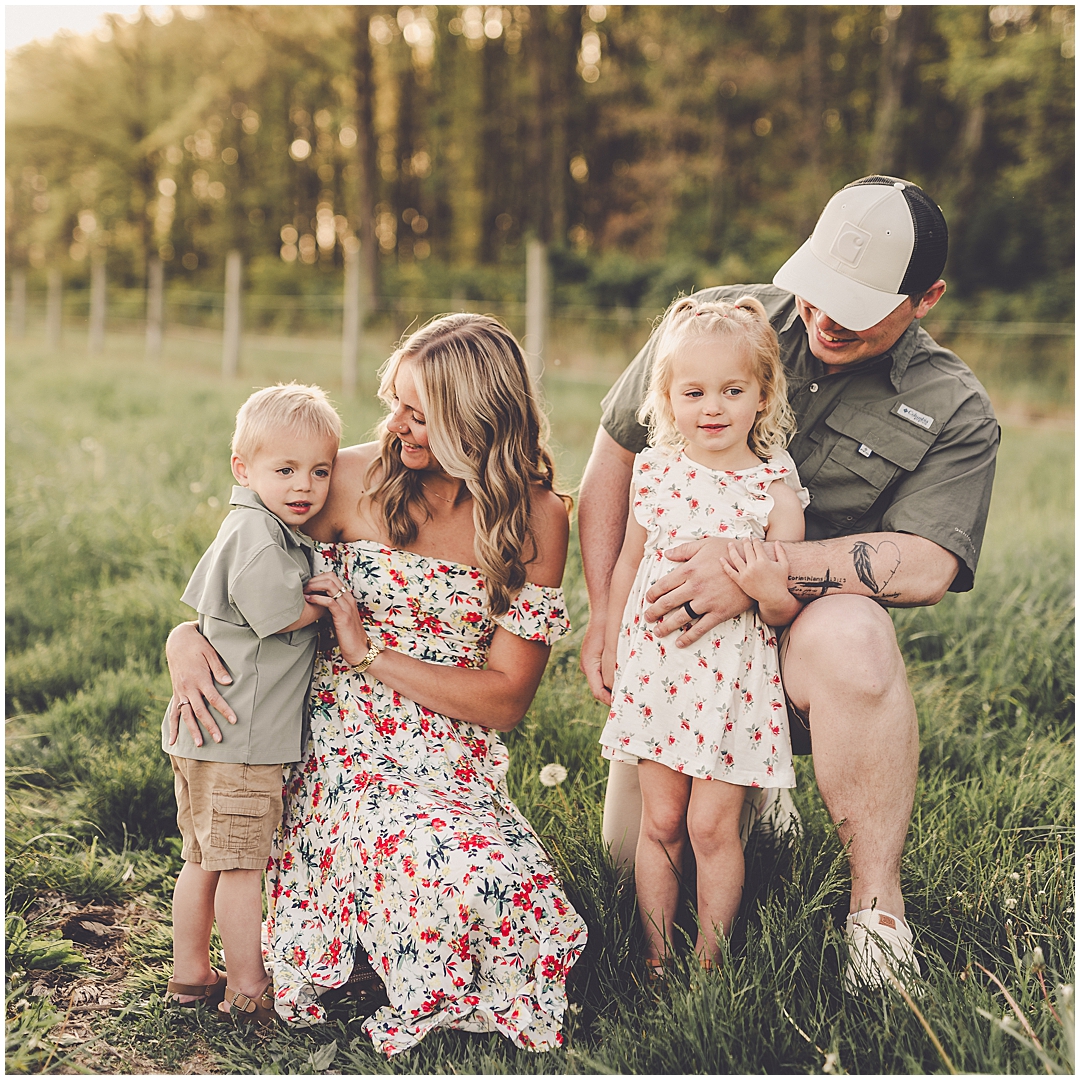 Sunset Iroquois County family photographer – Kara Evans Photographer is a family photographer serving Iroquois County and Kankakee County.