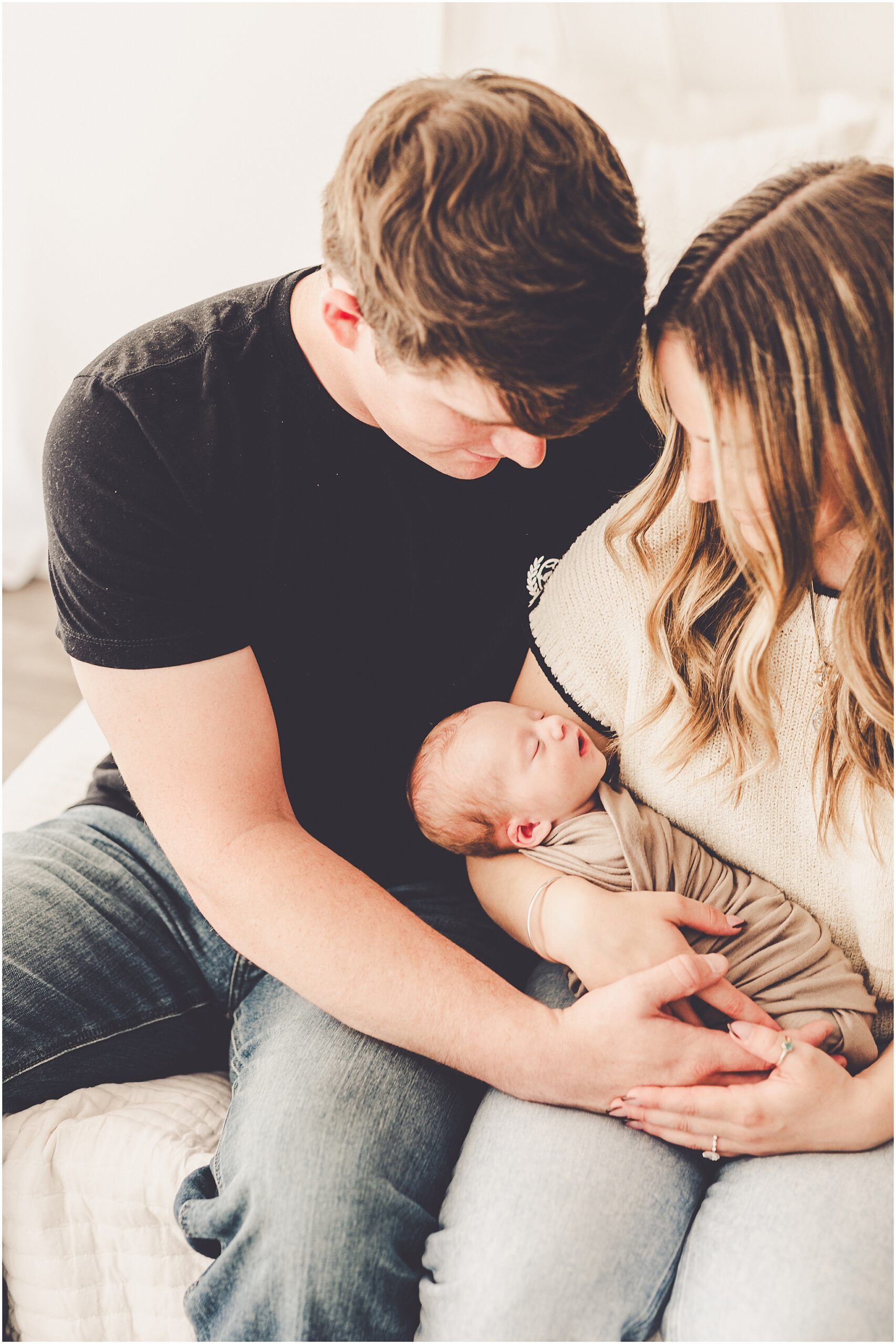 Kankakee studio newborn photographer – Kara Evans is a family and newborn photographed based in Kankakee, Illinois.