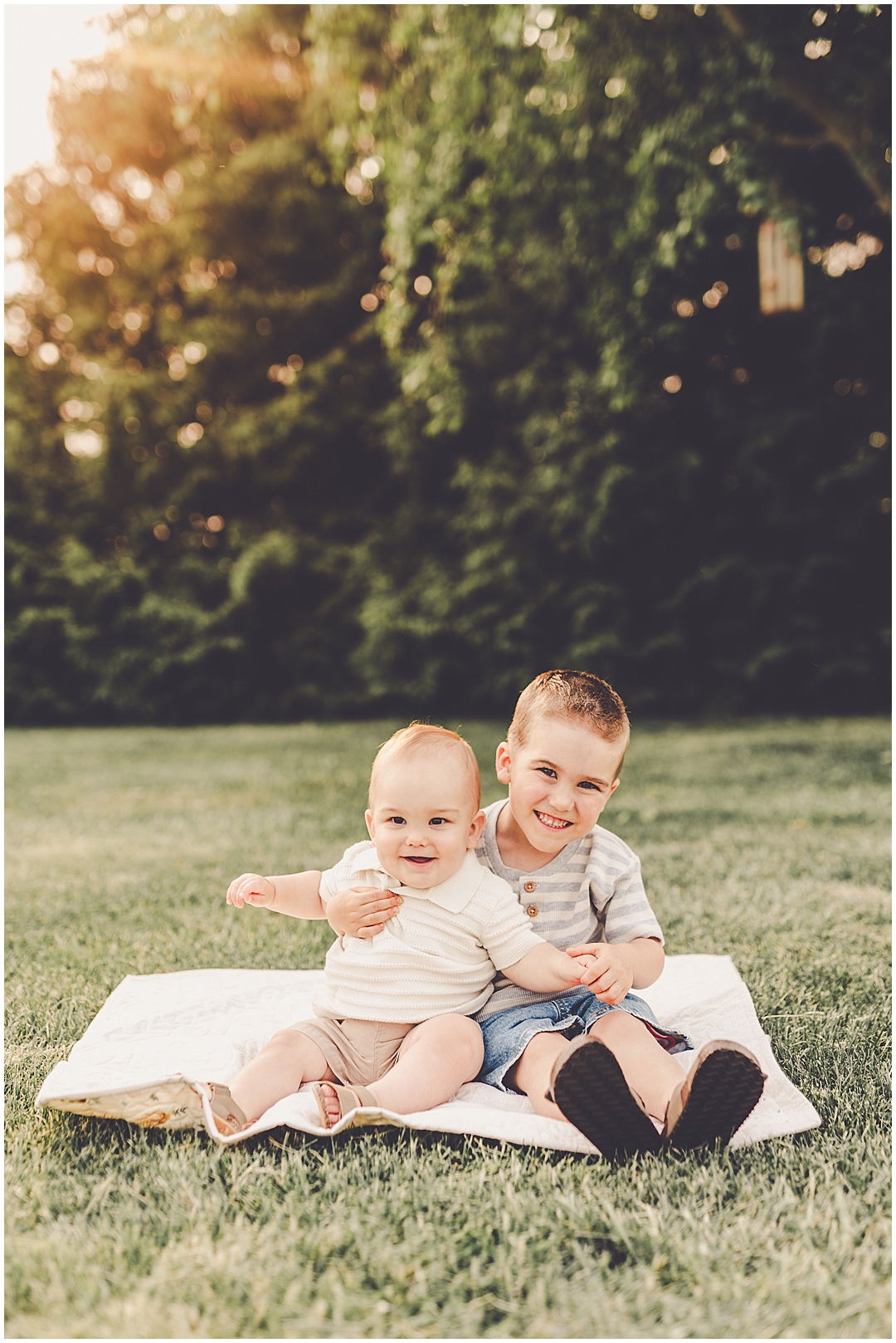 Iroquois County Family Photographer – Kara Evans is a family photographer based in Kankakee serving Iroquois County and Kankakee County.