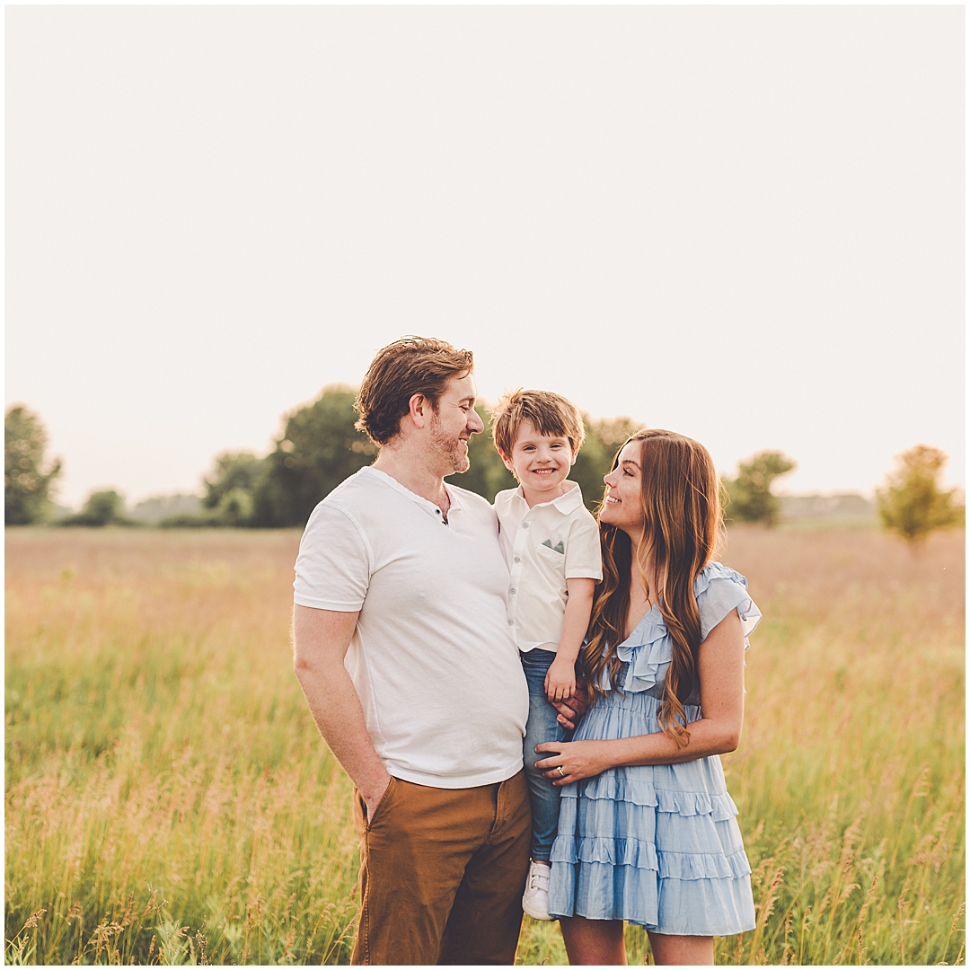 Willowhaven Park family photographer with the Ventura family – Kara Evans is a family photographer serving Kankakee and Iroquois County.