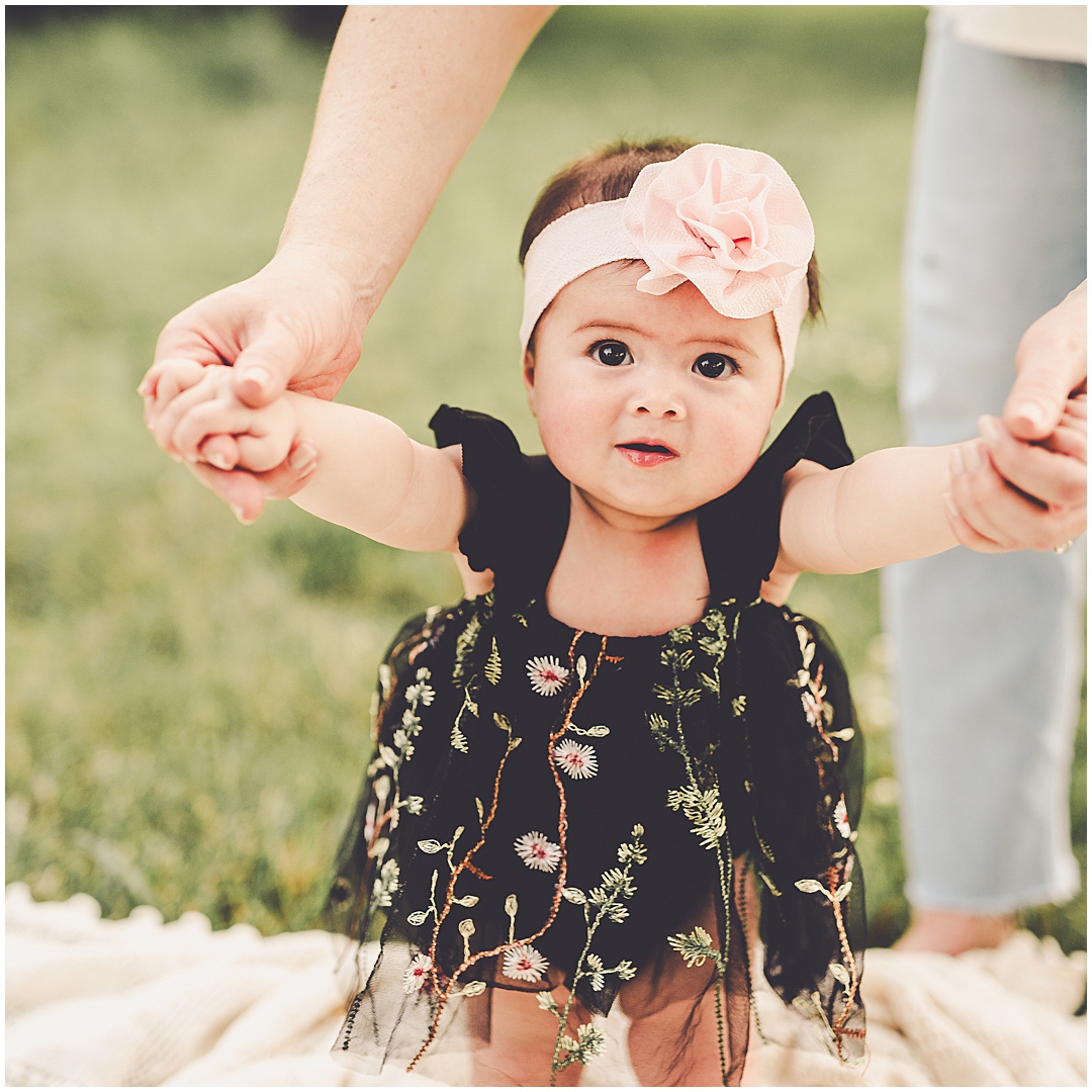 Summer six-month milestone Iroquois County family photographer – Kara Evans is a family photographer serving Kankakee and Iroquois County.