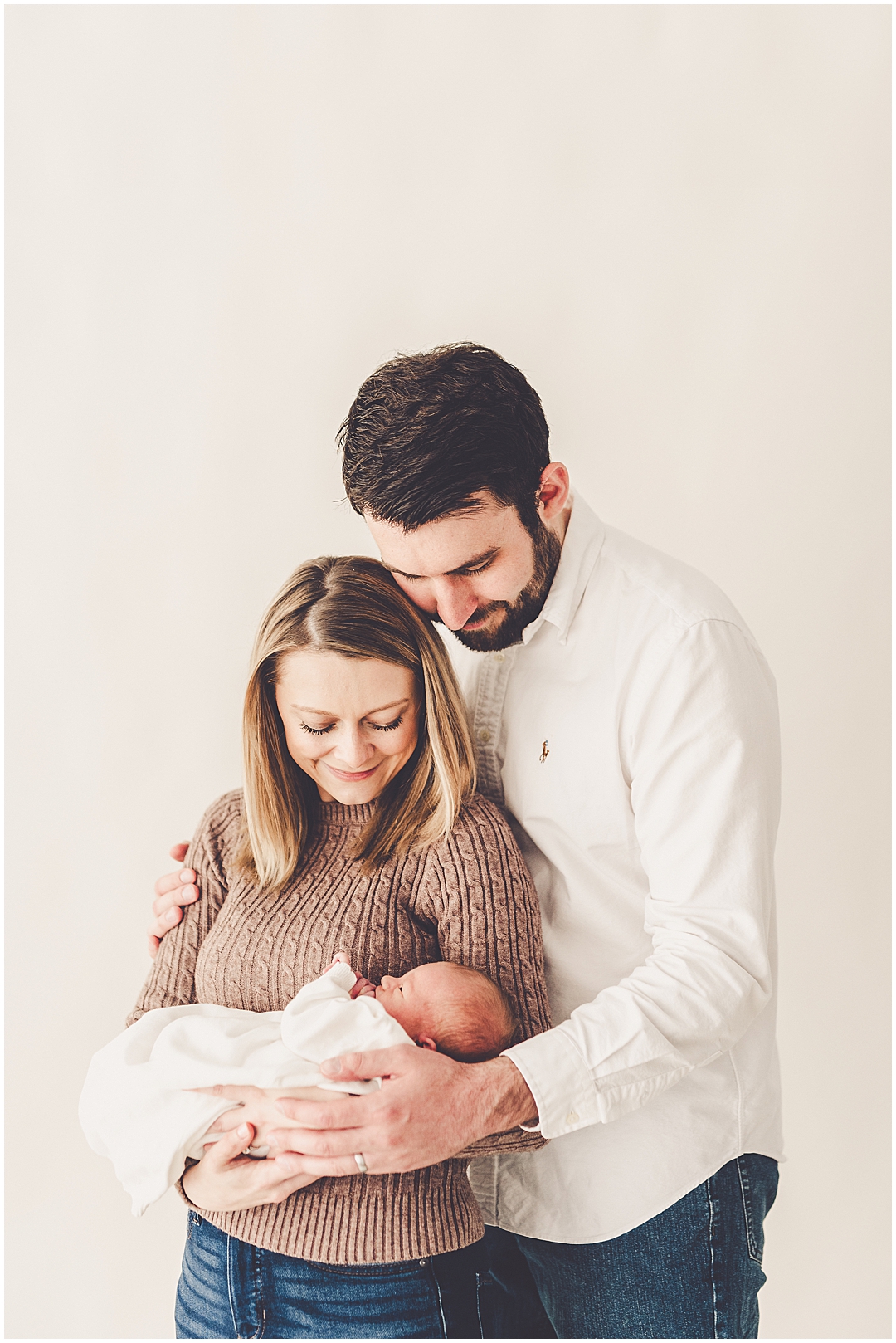 Natural light newborn studio session in Kankakee, Illinois – Kara Evans is a family and newborn photographer based in Kankakee.