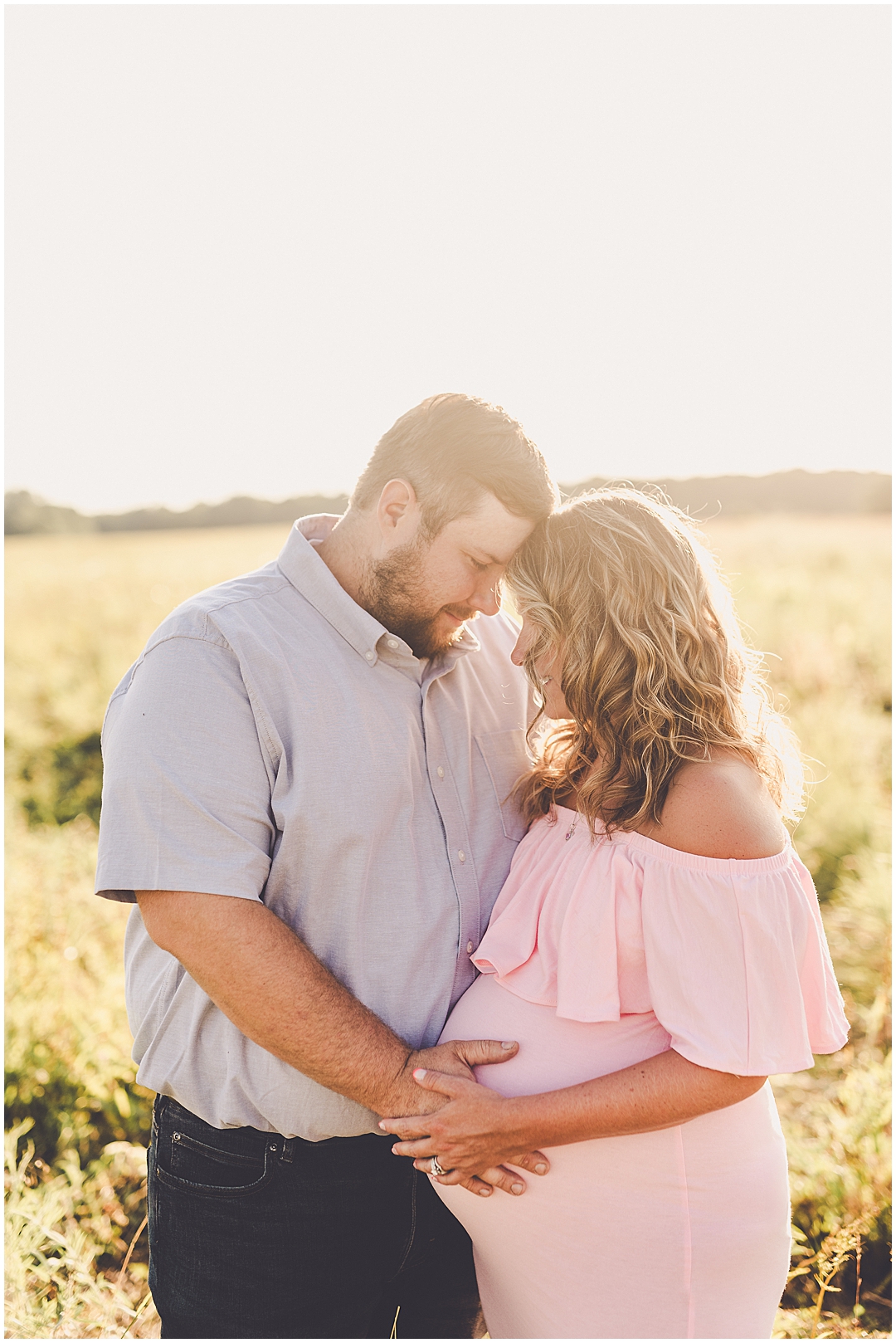 Watseka maternity photos with Kara Evans Photographer - Kara Evans is a Iroquois County and Kankakee County family photographer.