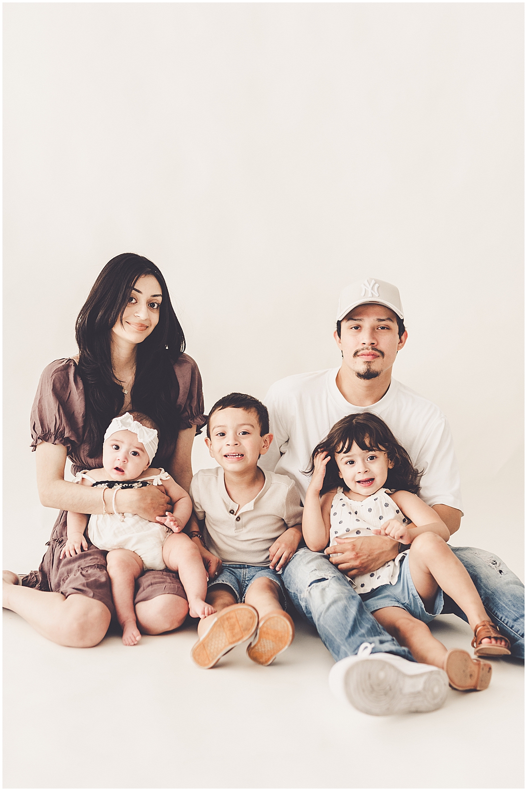 Kankakee studio family photographer - Kara Evans is a family photographer serving Kankakee County and Iroquois County.