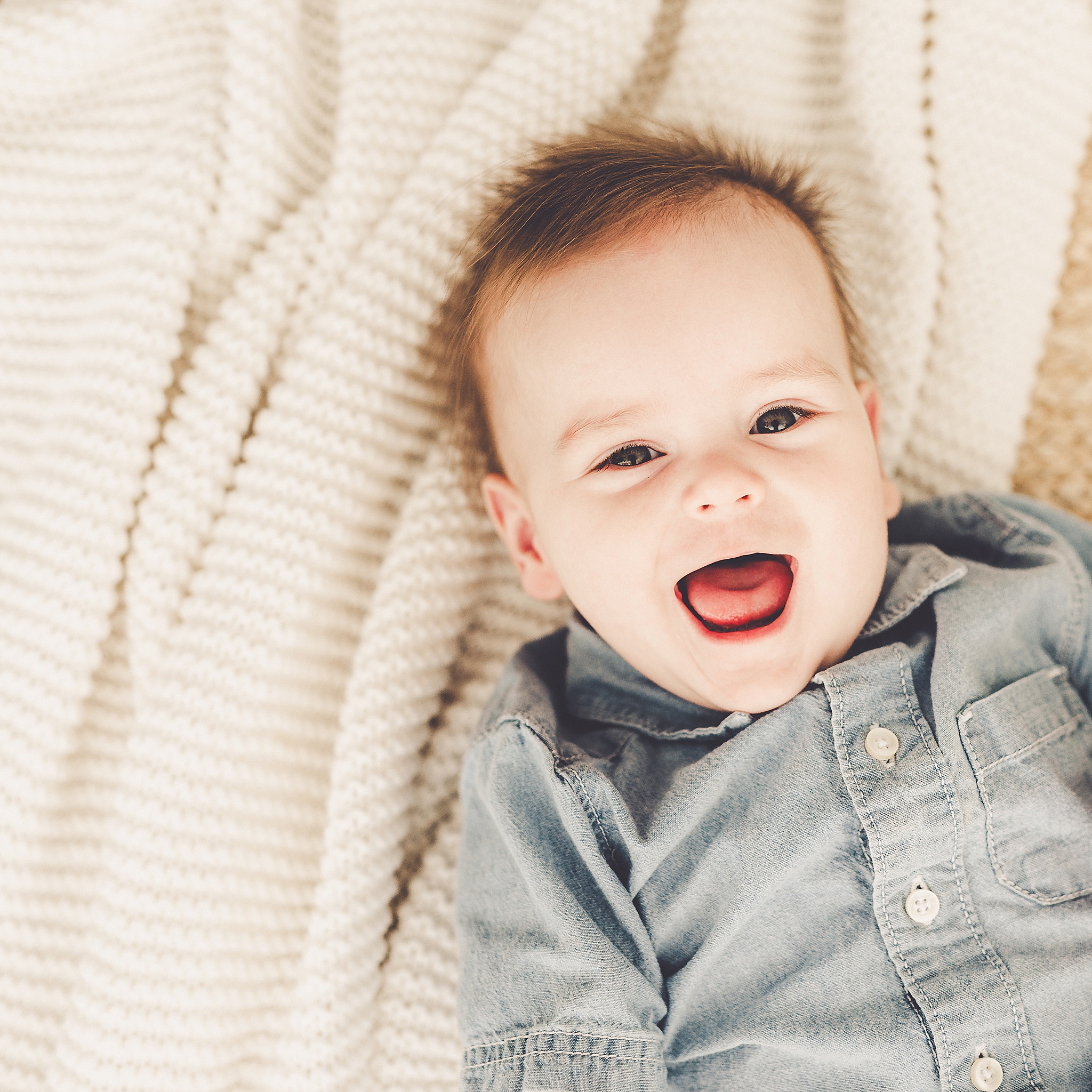 Kankakee studio milestone photographer with the Suba family – Kara Evans Photographer is a family photographer based in Kankakee, Illinois.