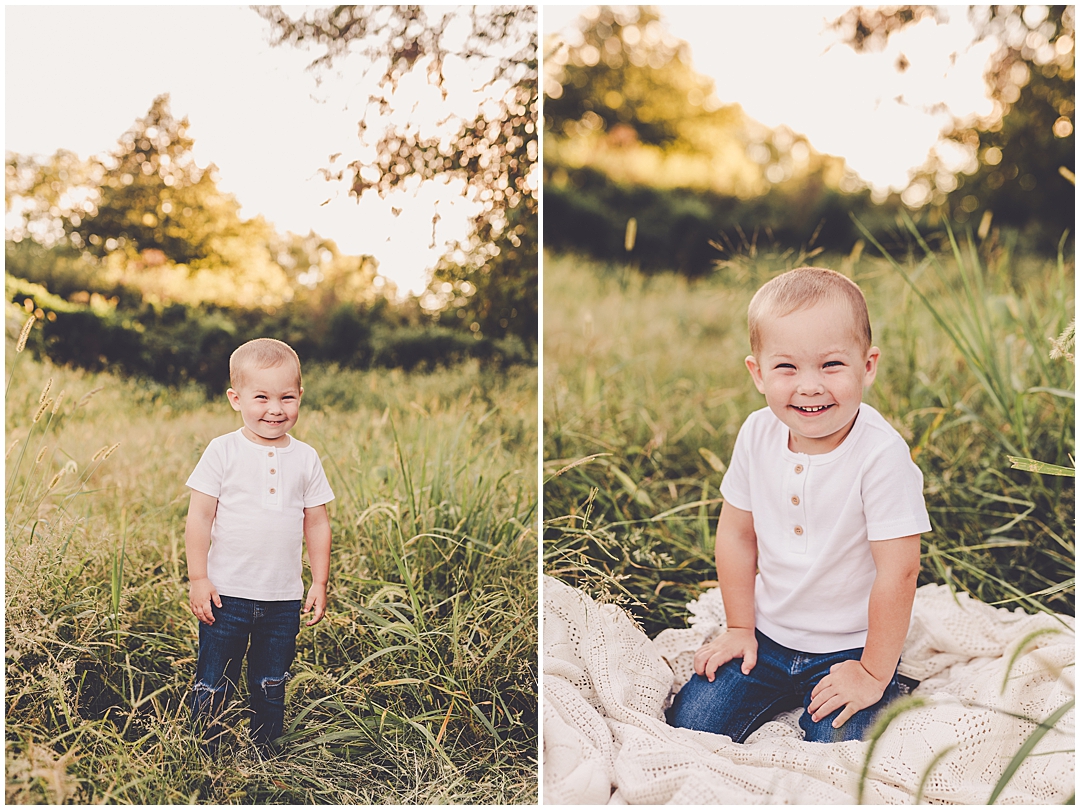 Summer family photos at Perry Farm with the Spry family – Kara Evans Photographer is a Kankakee and Iroquois County family photographer.