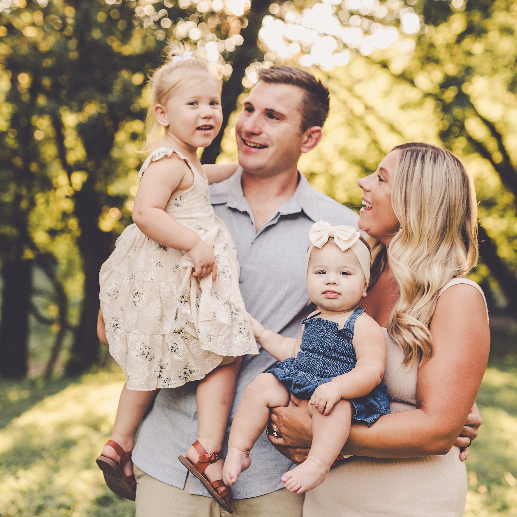 Legion Park family photos in Watseka with the Carmien family – Kara Evans Photographer is a Central Illinois family photographer.