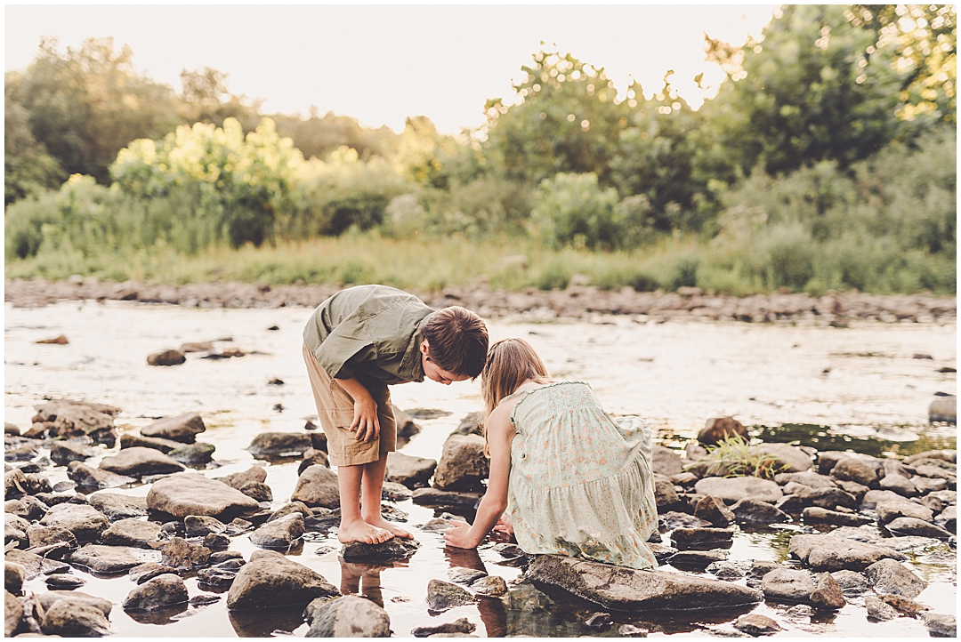 Kankakee River State Park family & maternity photos – Kara Evans Photographer is a family photographer based in Kankakee, Illinois.