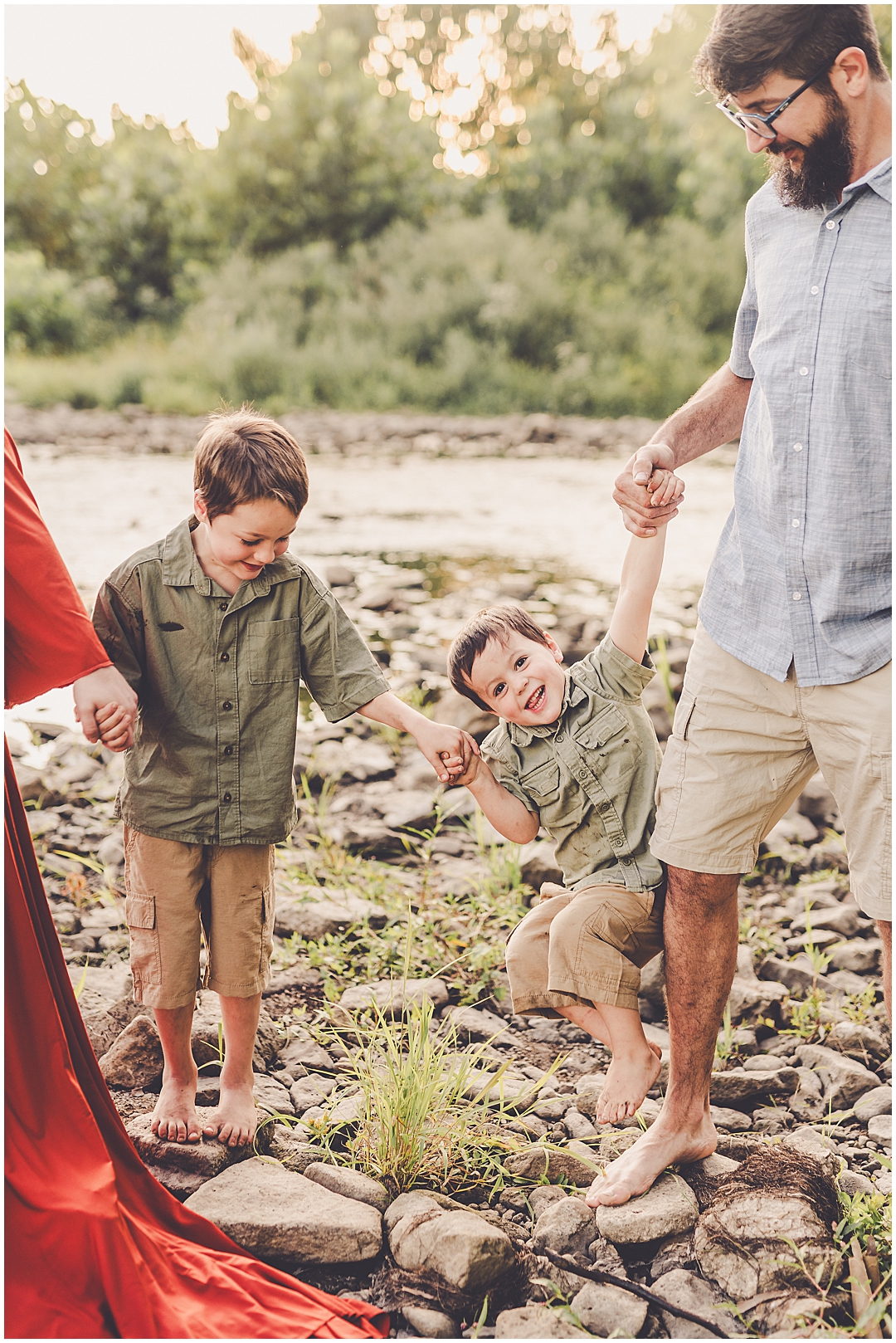 Kankakee River State Park family & maternity photos – Kara Evans Photographer is a family photographer based in Kankakee, Illinois.