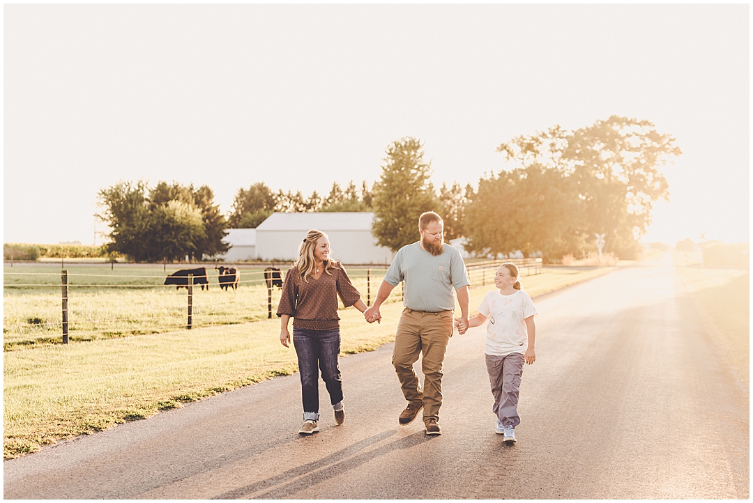 Iroquois County family photographer – Kara Evans Photographer is a Central Illinois family photographer serving Kankakee and Iroquois County.