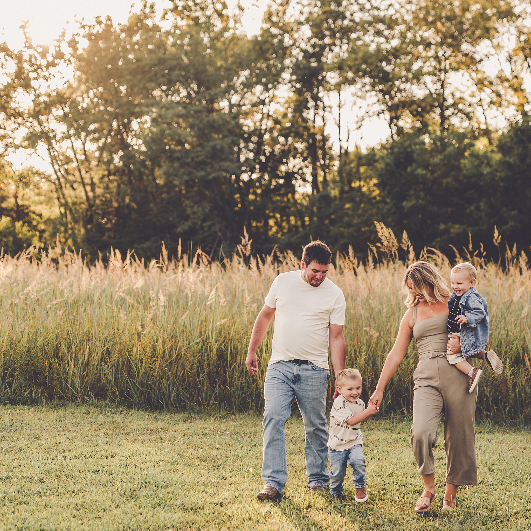 Iroquois County sunset family photos with Kara Evans Photographer – a Central Illinois family photographer in Iroquois & Kankakee County.