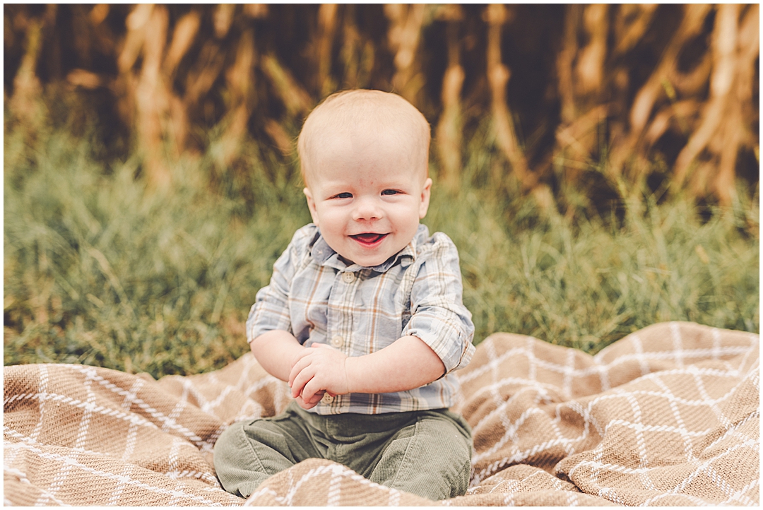Central Illinois family photographer and farm family photos with Kankakee & Iroquois County family photographer Kara Evans Photographer.