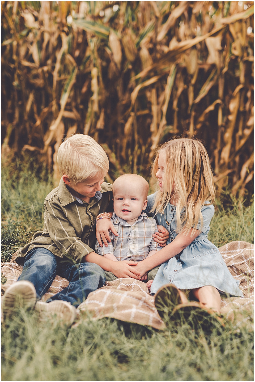 Central Illinois family photographer and farm family photos with Kankakee & Iroquois County family photographer Kara Evans Photographer.