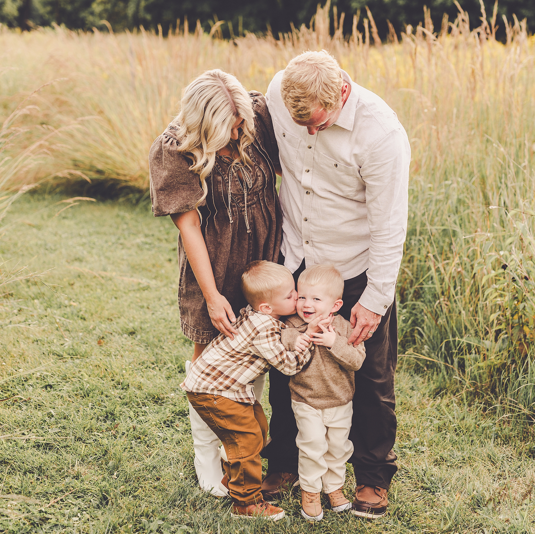 Kankakee River State Park family photos with Central Illinois family photographer Kara Evans Photographer.