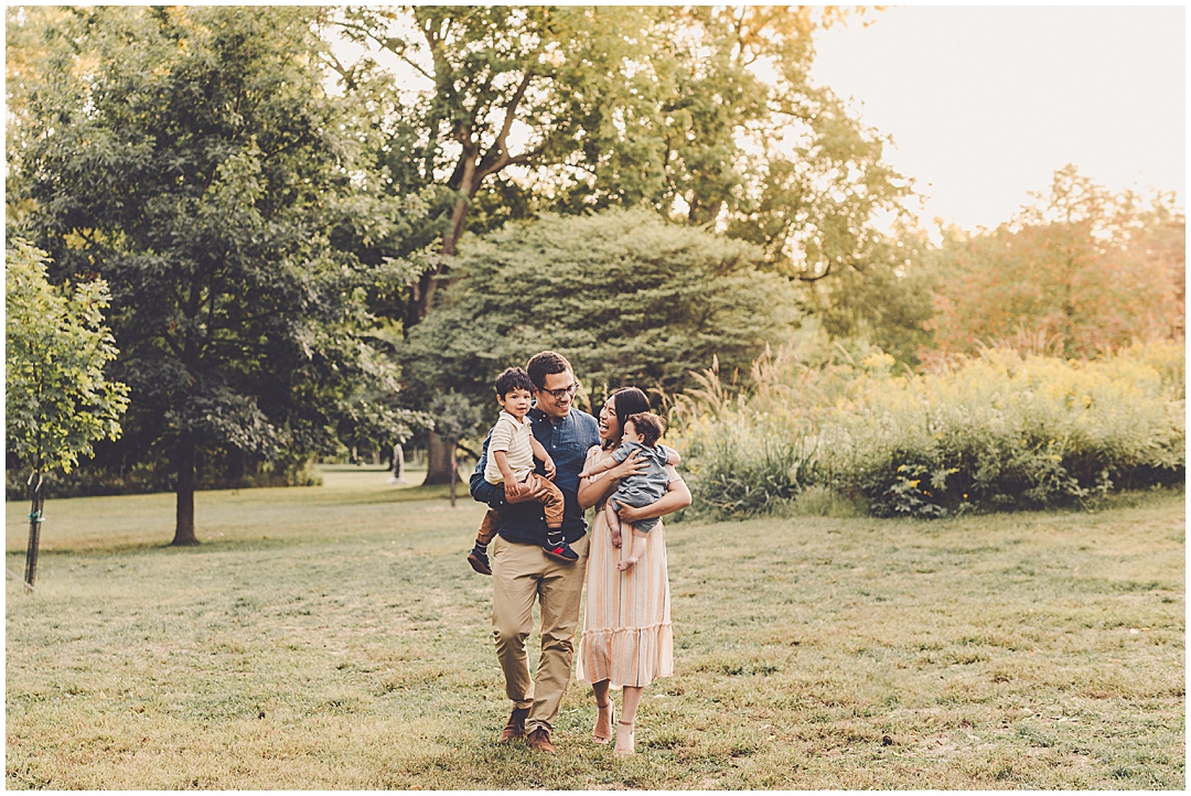 Central Illinois family photographer - Kara Evans Photographer is family photographer based in Kankakee, Illinois.