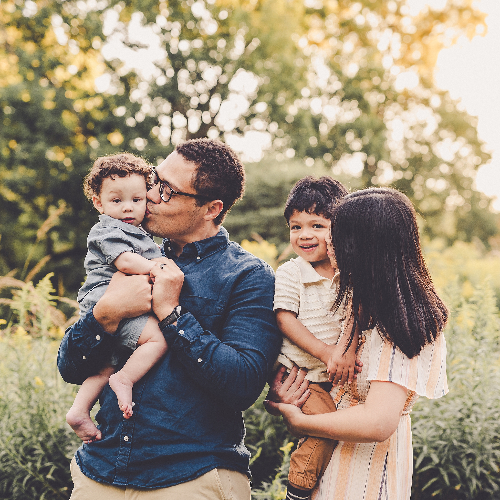 Central Illinois family photographer - Kara Evans Photographer is family photographer based in Kankakee, Illinois.