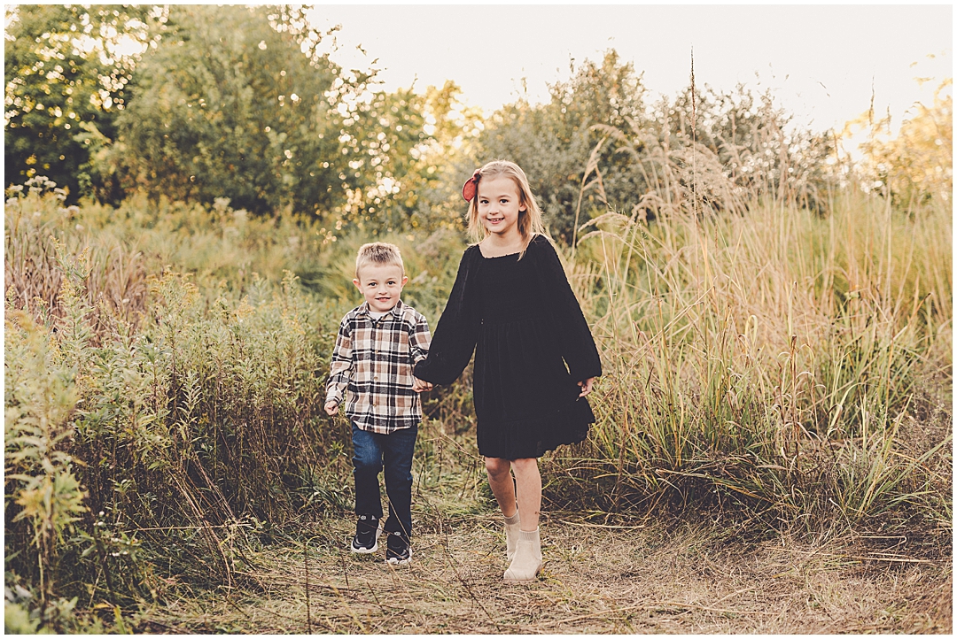 Perry Farm fall family photos inspiration with Iroquois and Kankakee County family photographer Kara Evans Photographer.