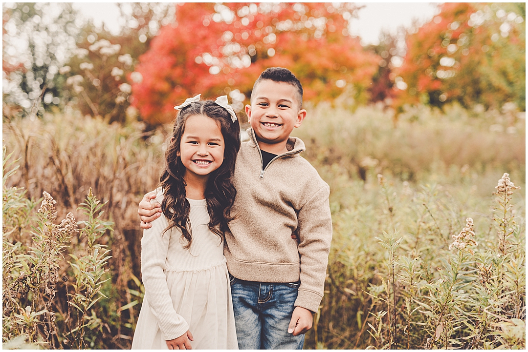 Fall mini sessions at Perry Farm Park in Bourbonnais with Iroquois & Kankakee County family photographer Kara Evans Photographer.