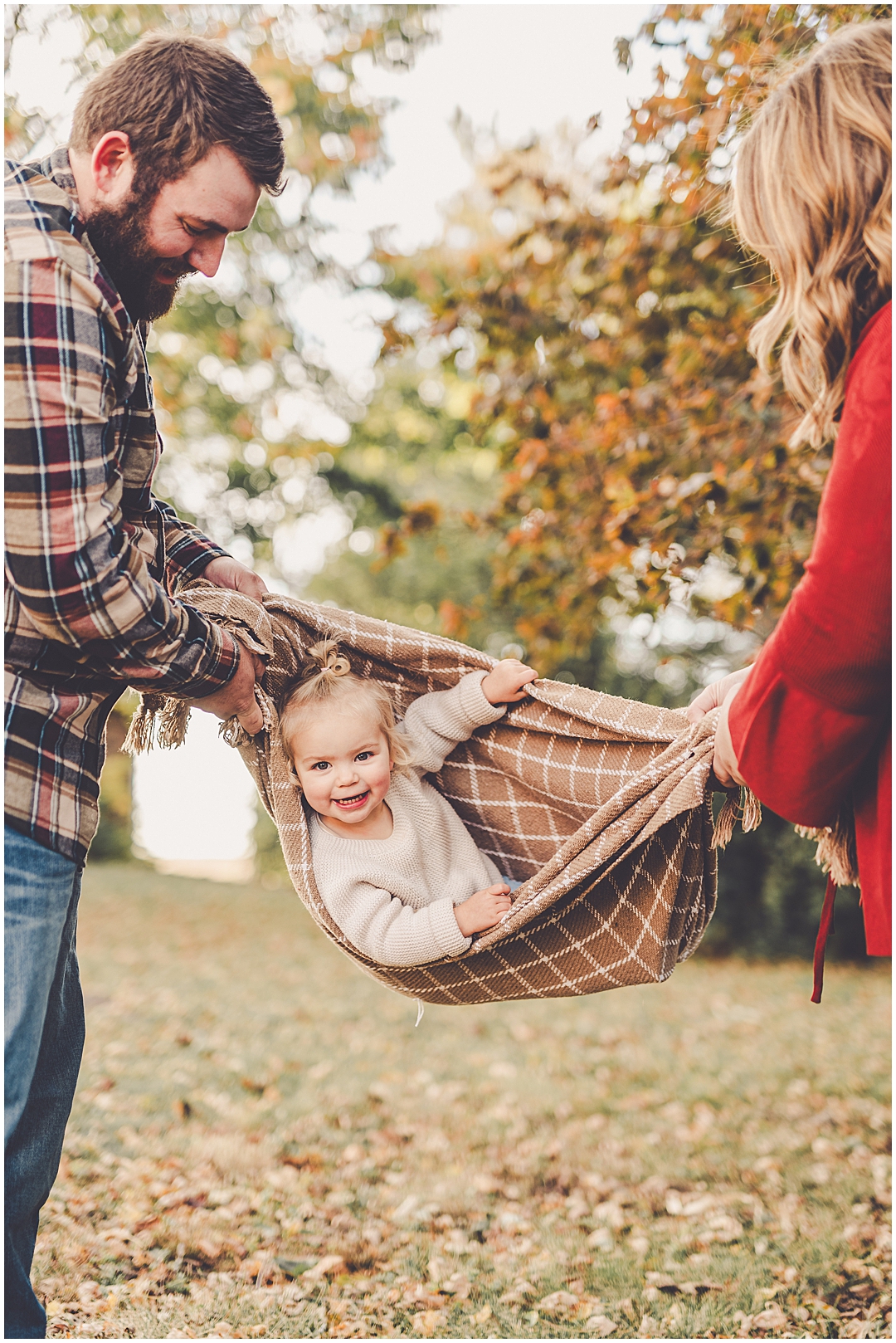 Iroquois County family photographer – Kara Evans is a family photographer serving Central Illinois along with Kankakee and Iroquois County.