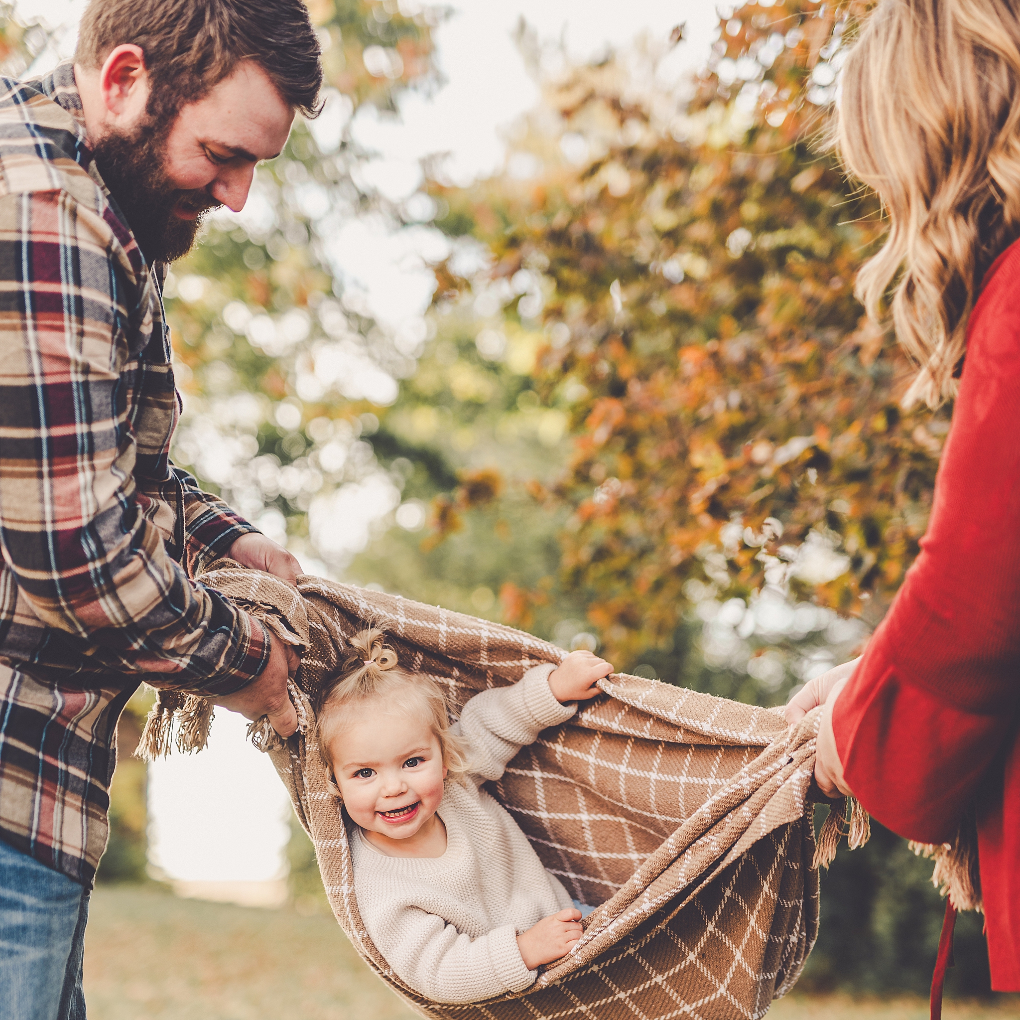 Iroquois County family photographer – Kara Evans is a family photographer serving Central Illinois along with Kankakee and Iroquois County.