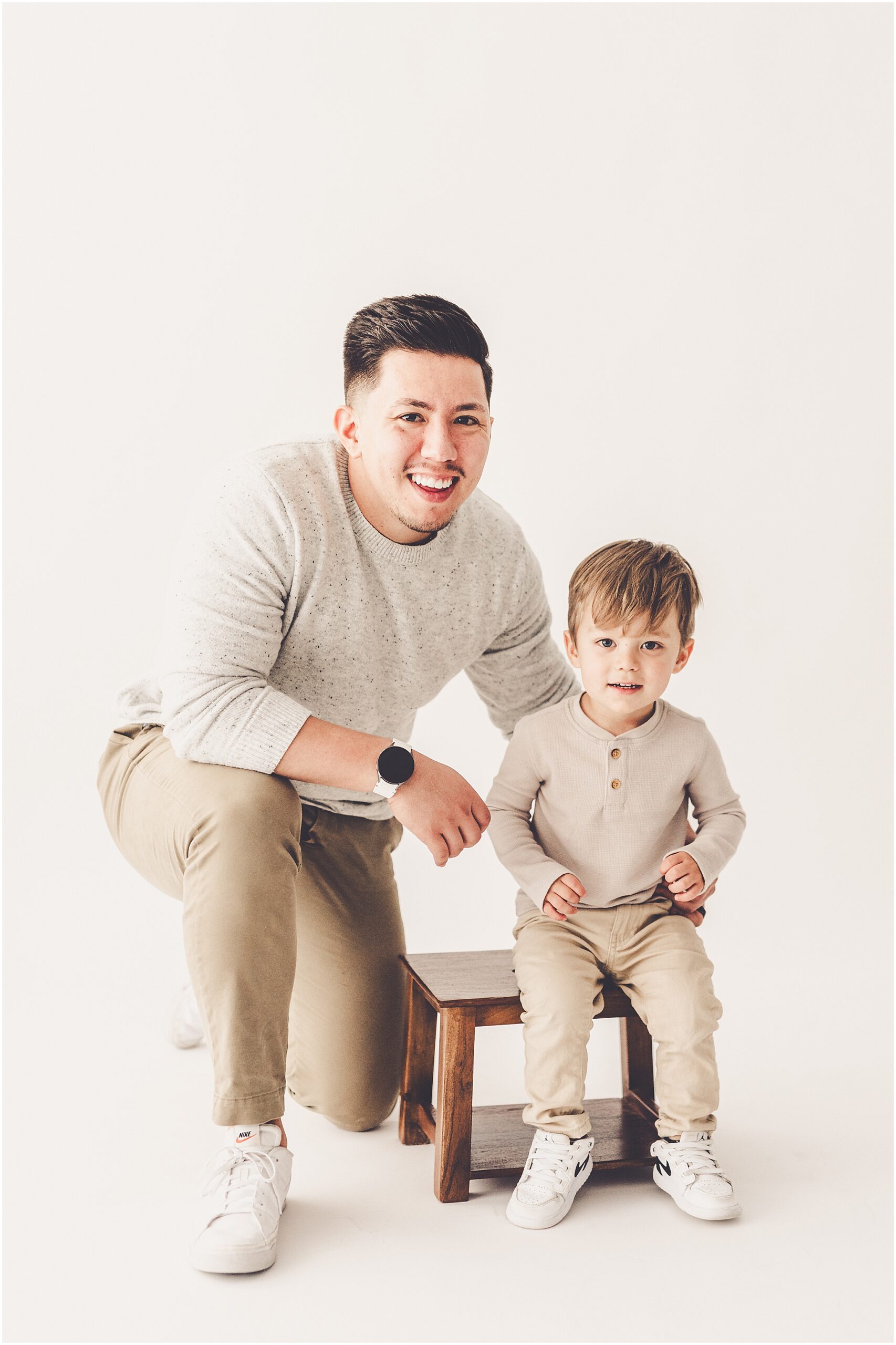 Kara Evans Photographer is a Kankakee-based studio family photographer at Studio 388 in downtown Kankakee, Illinois.