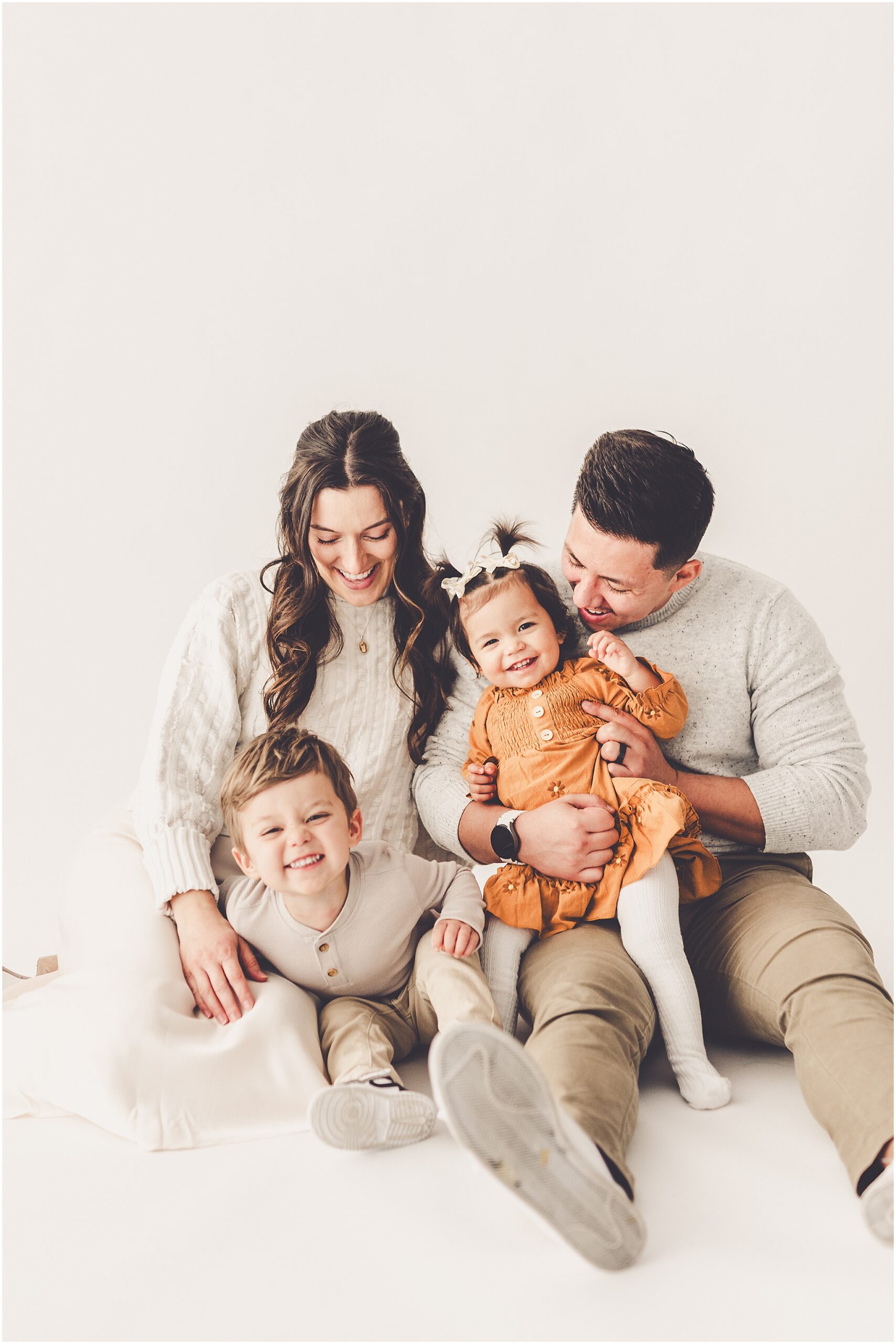 Kara Evans Photographer is a Kankakee-based studio family photographer at Studio 388 in downtown Kankakee, Illinois.