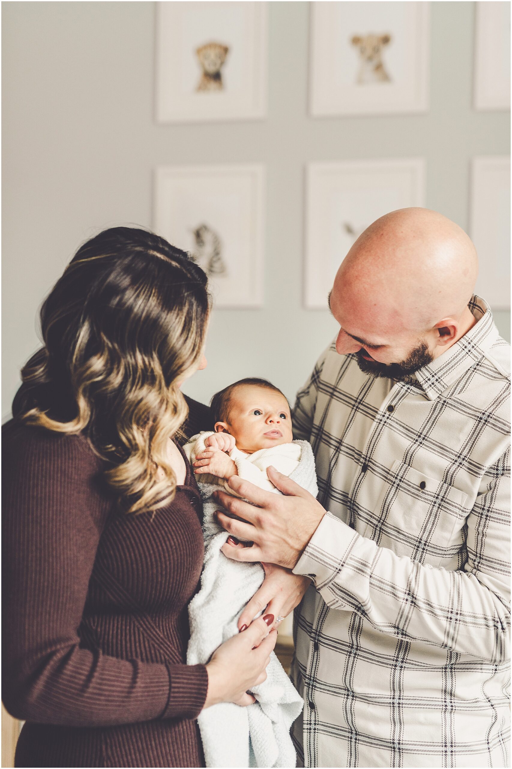 Lifestyle newborn photos in Chicago, Illinois with Kankakee County family and newborn photographer Kara Evans Photographer.