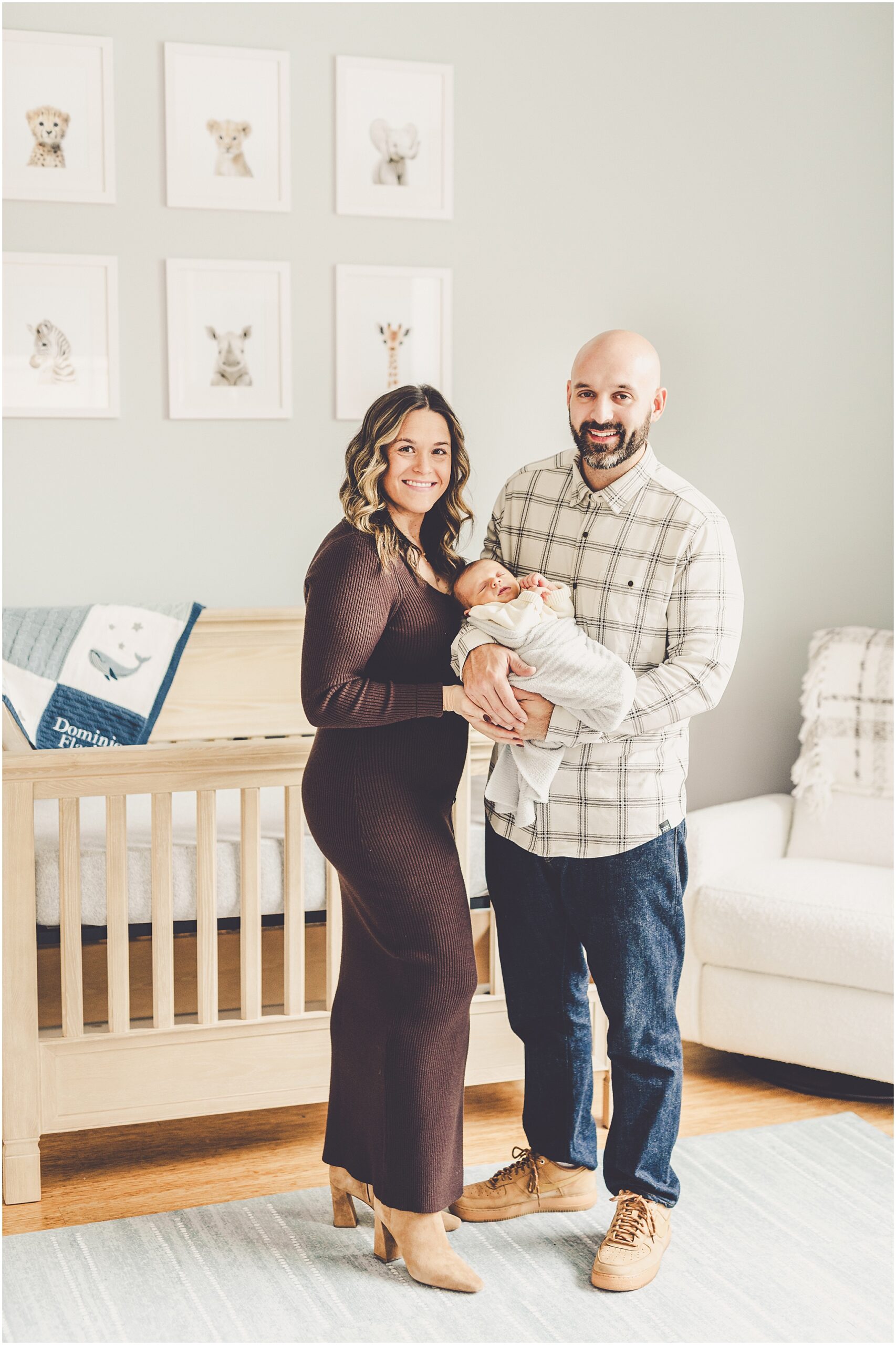 Lifestyle newborn photos in Chicago, Illinois with Kankakee County family and newborn photographer Kara Evans Photographer.