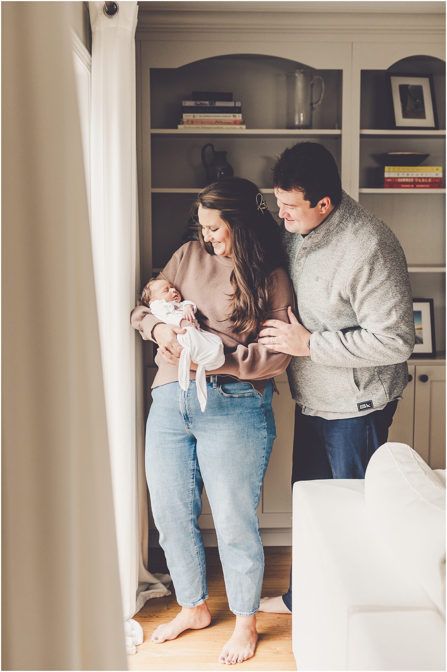 Lifestyle newborn photos in Chicagoland with Kankakee County family and newborn photographer Kara Evans Photographer.