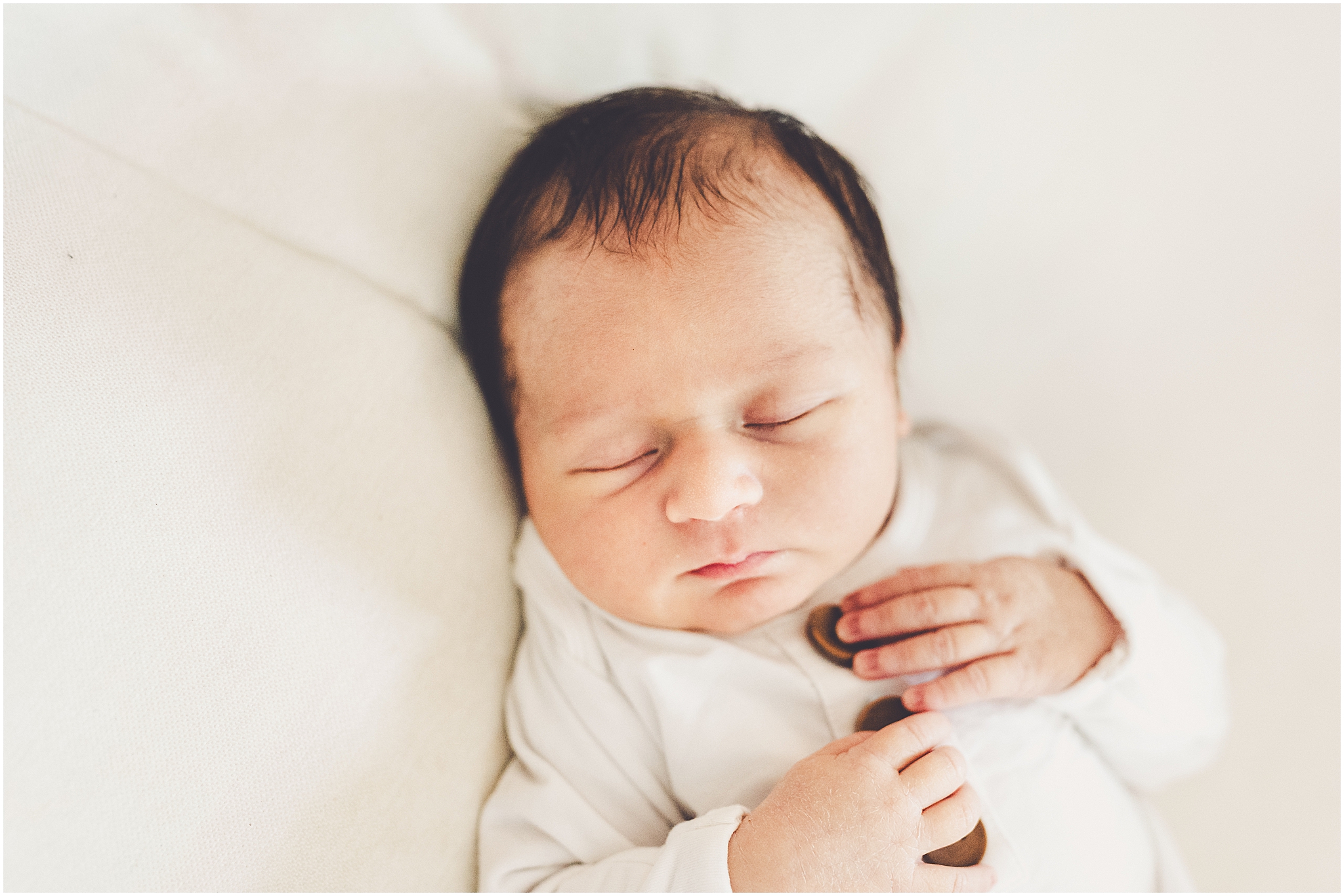 Lifestyle newborn photos in Chicagoland with Kankakee County family and newborn photographer Kara Evans Photographer.