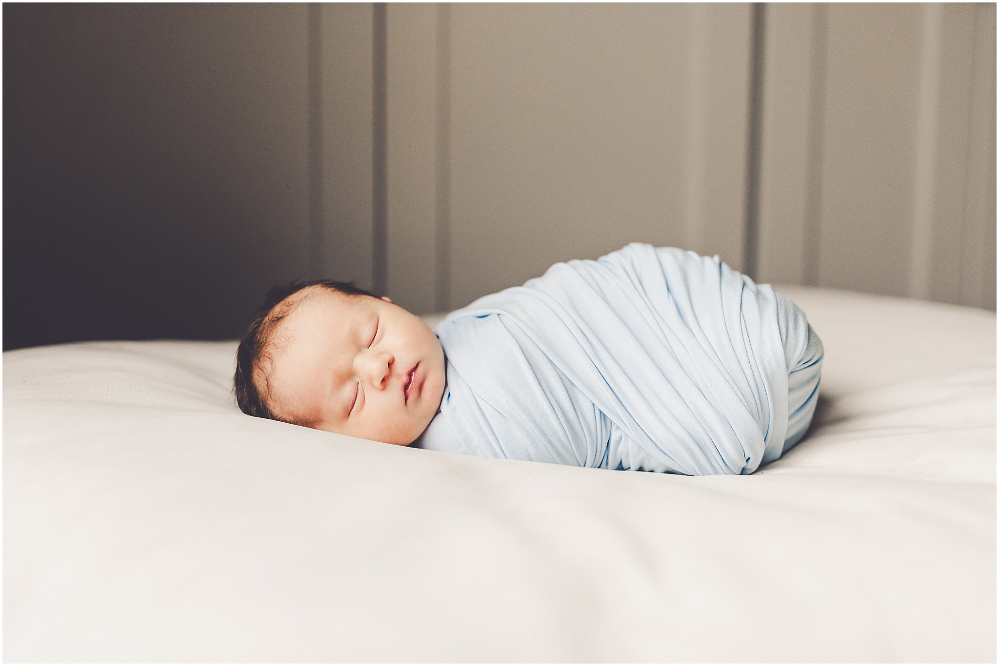 Lifestyle newborn photos in Chicagoland with Kankakee County family and newborn photographer Kara Evans Photographer.