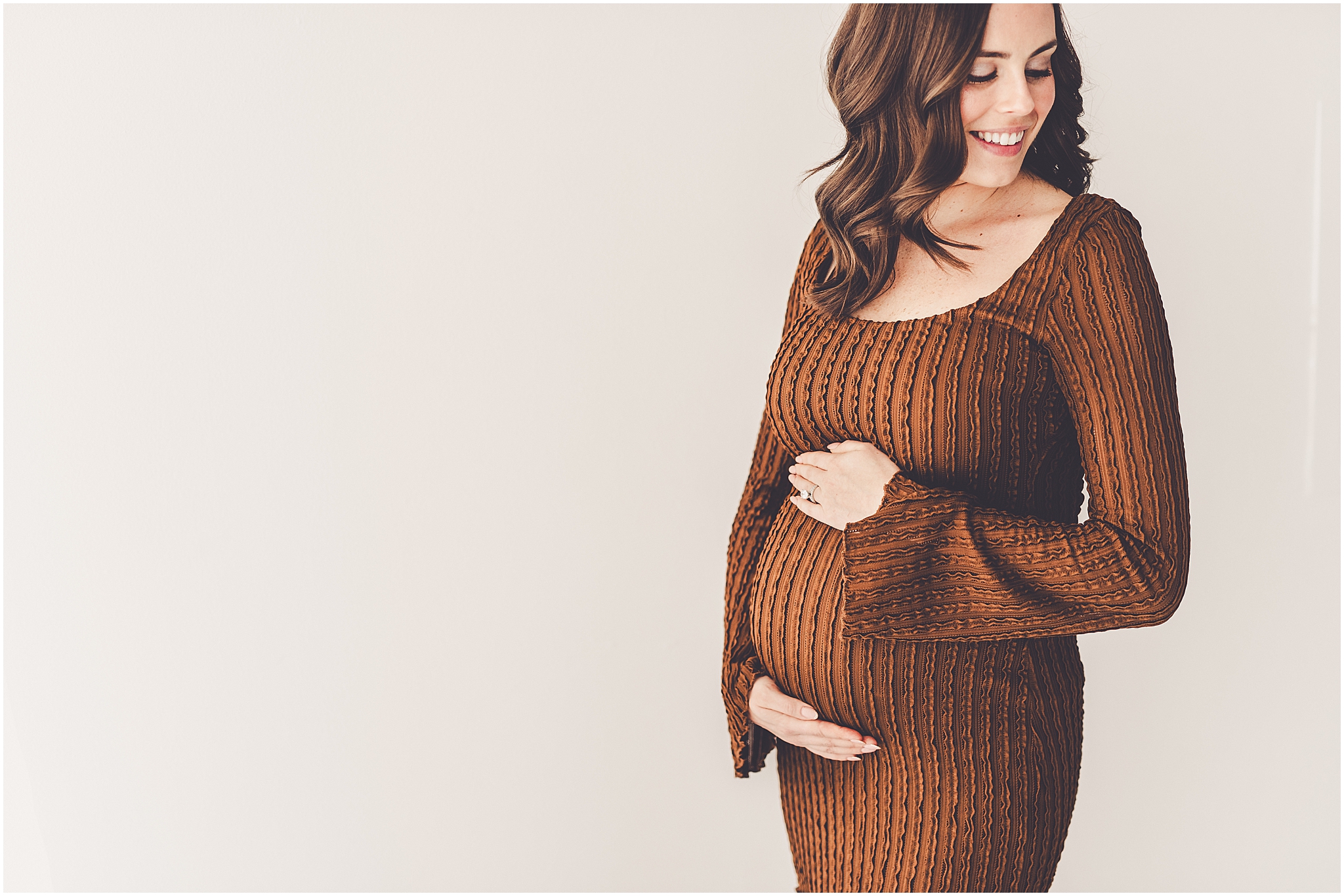 Kankakee studio maternity photos at Studio 388 in Kankakee with Kankakee County family photographer Kara Evans Photographer.