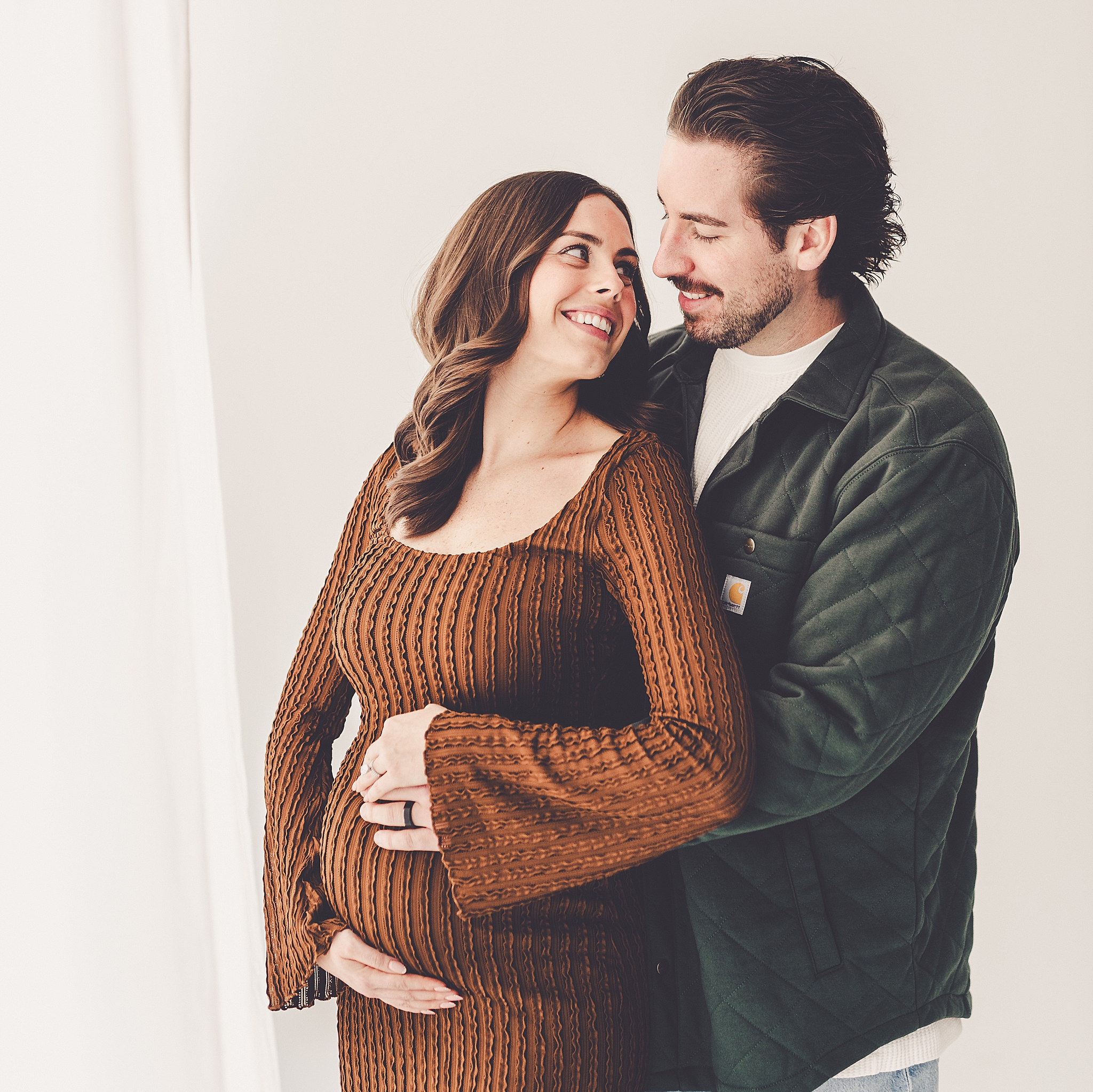 Kankakee studio maternity photos at Studio 388 in Kankakee with Kankakee County family photographer Kara Evans Photographer.